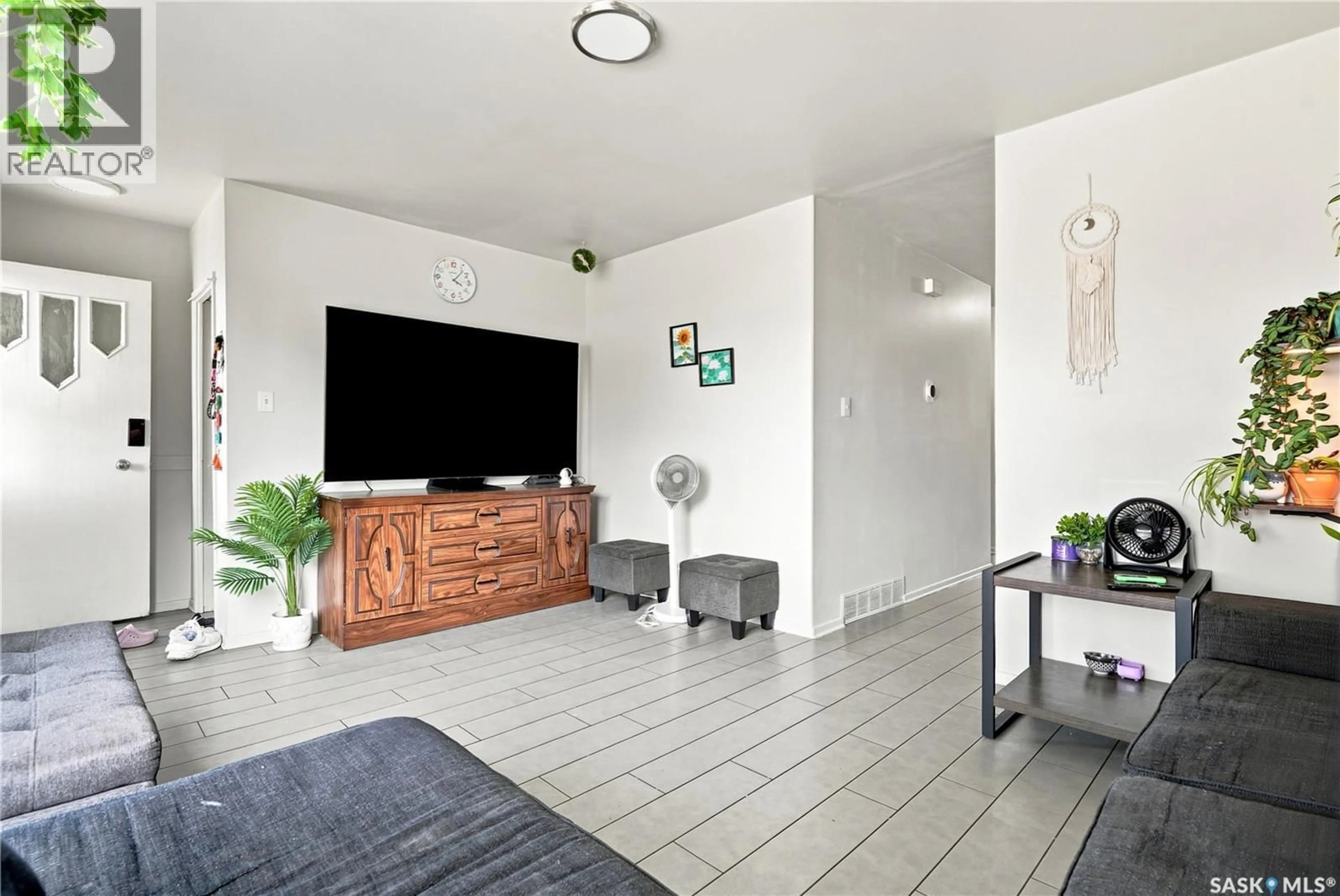 Living room with furniture, unknown for 2814-2816 7TH STREET, Saskatoon Saskatchewan S7H1B3