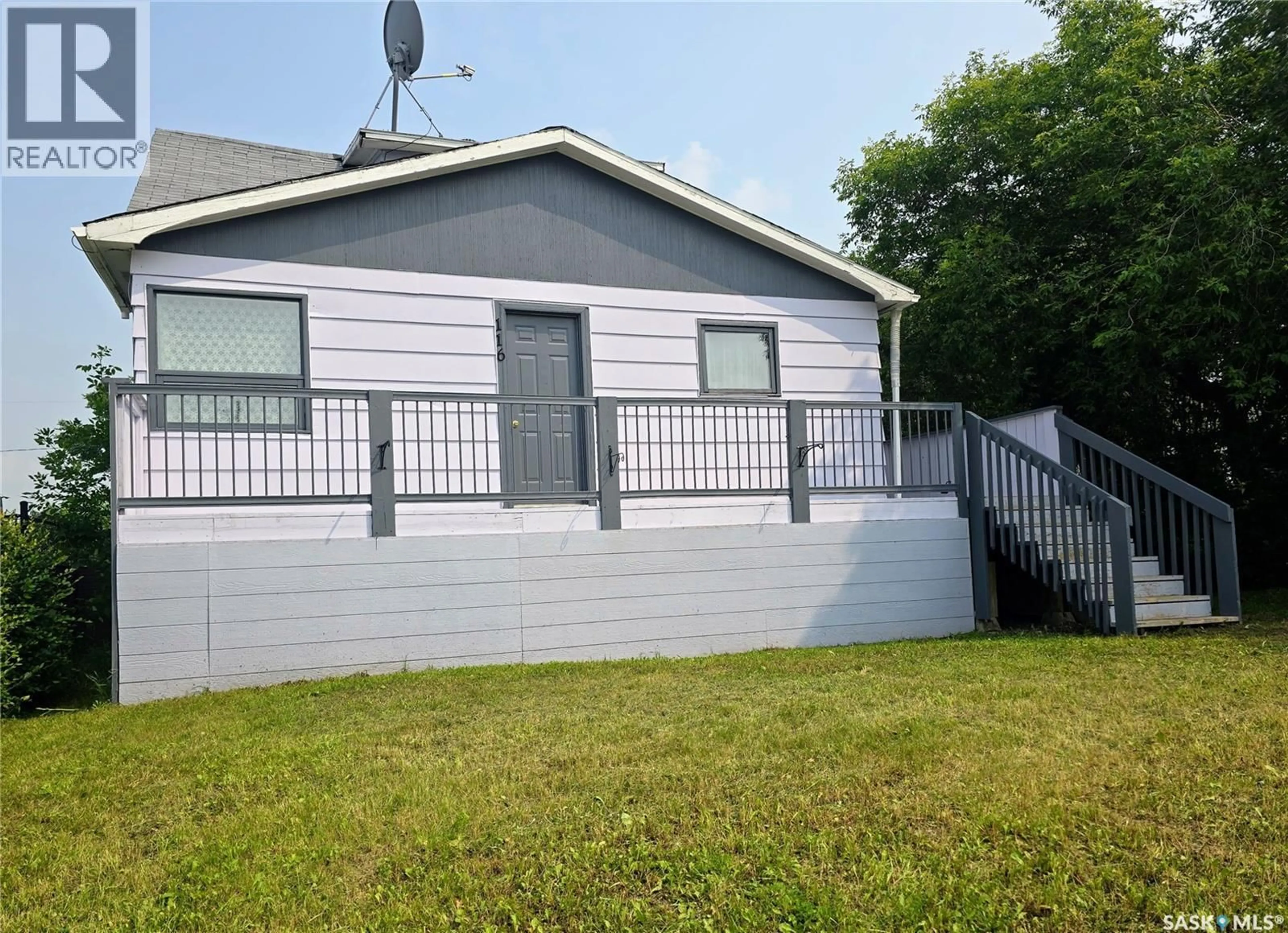 Home with vinyl exterior material, building for 116 2ND AVENUE, Meacham Saskatchewan S0K2V0