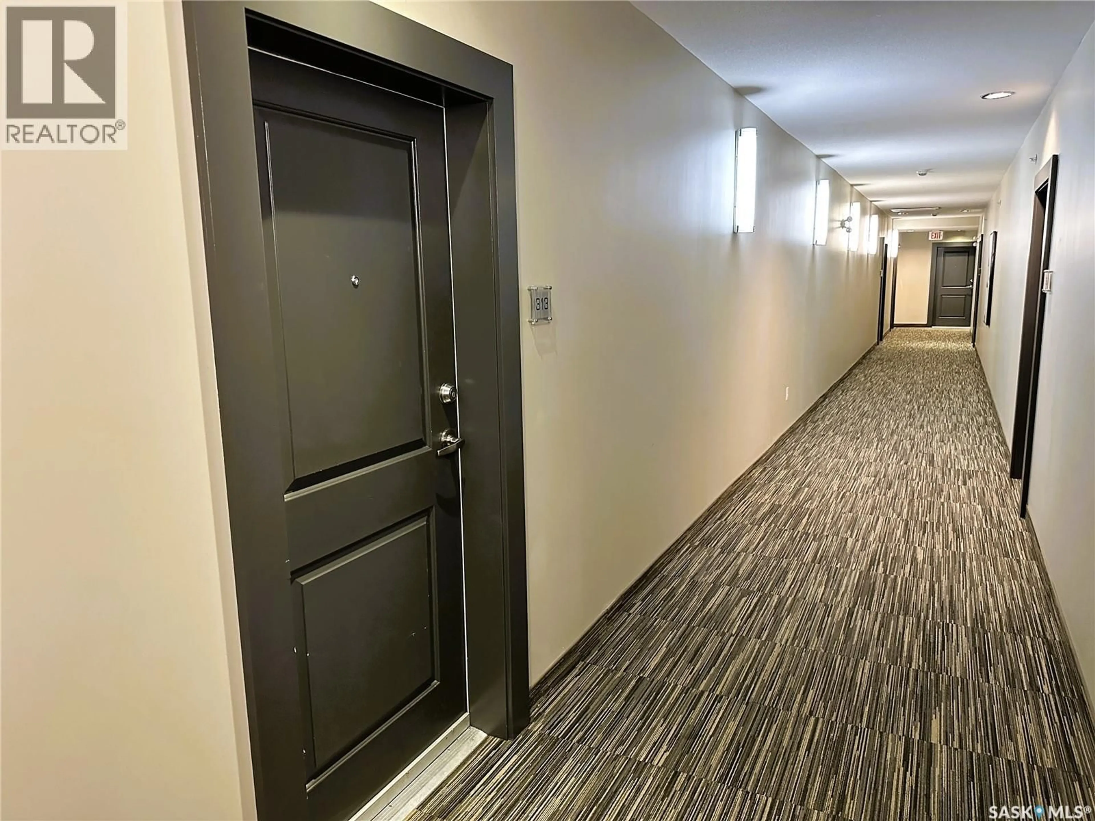 Indoor foyer for 313 1640 DAKOTA DRIVE, Regina Saskatchewan S4Z0A4