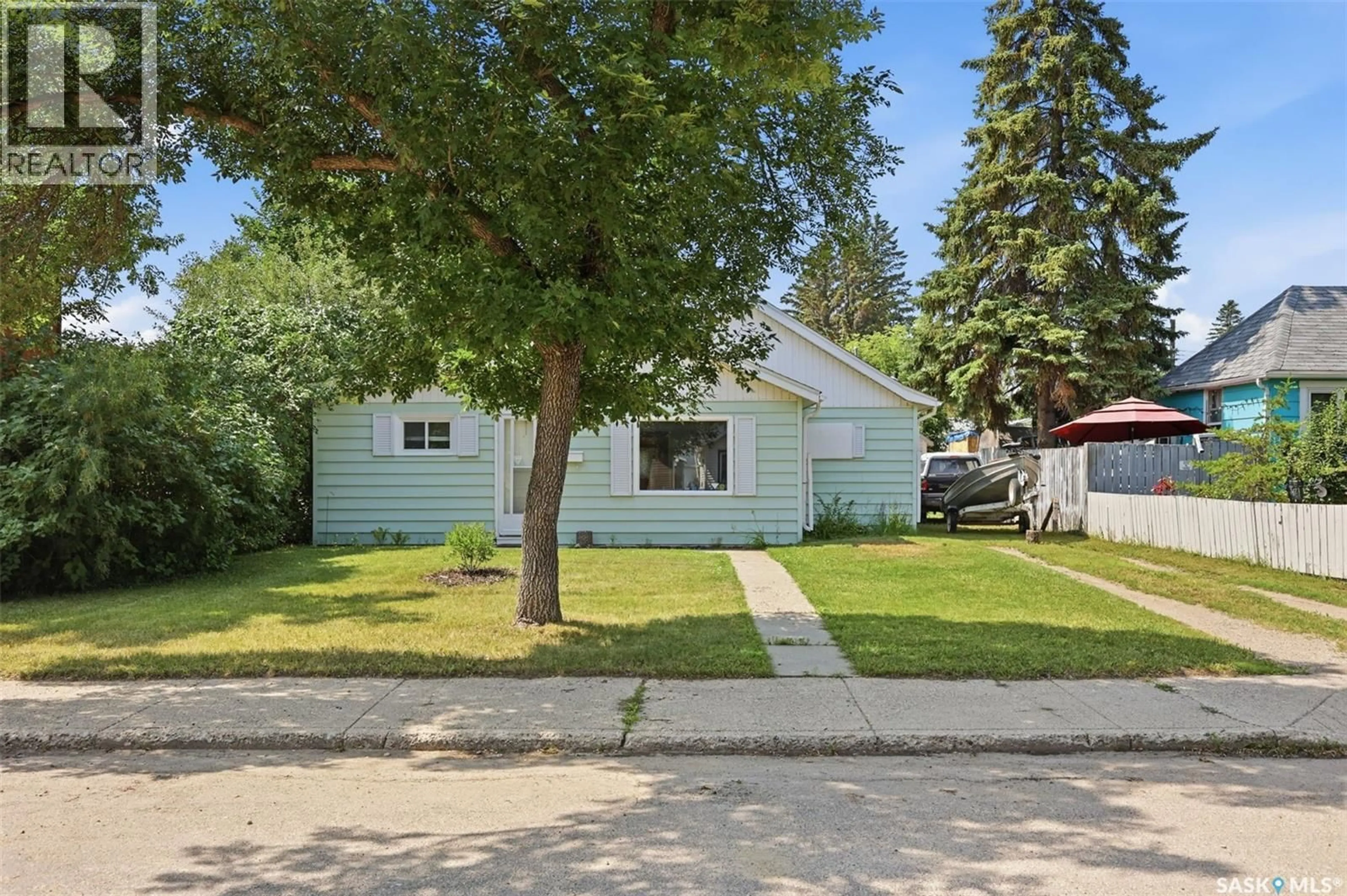 Unknown for 925 L AVENUE, Saskatoon Saskatchewan S7M2J2