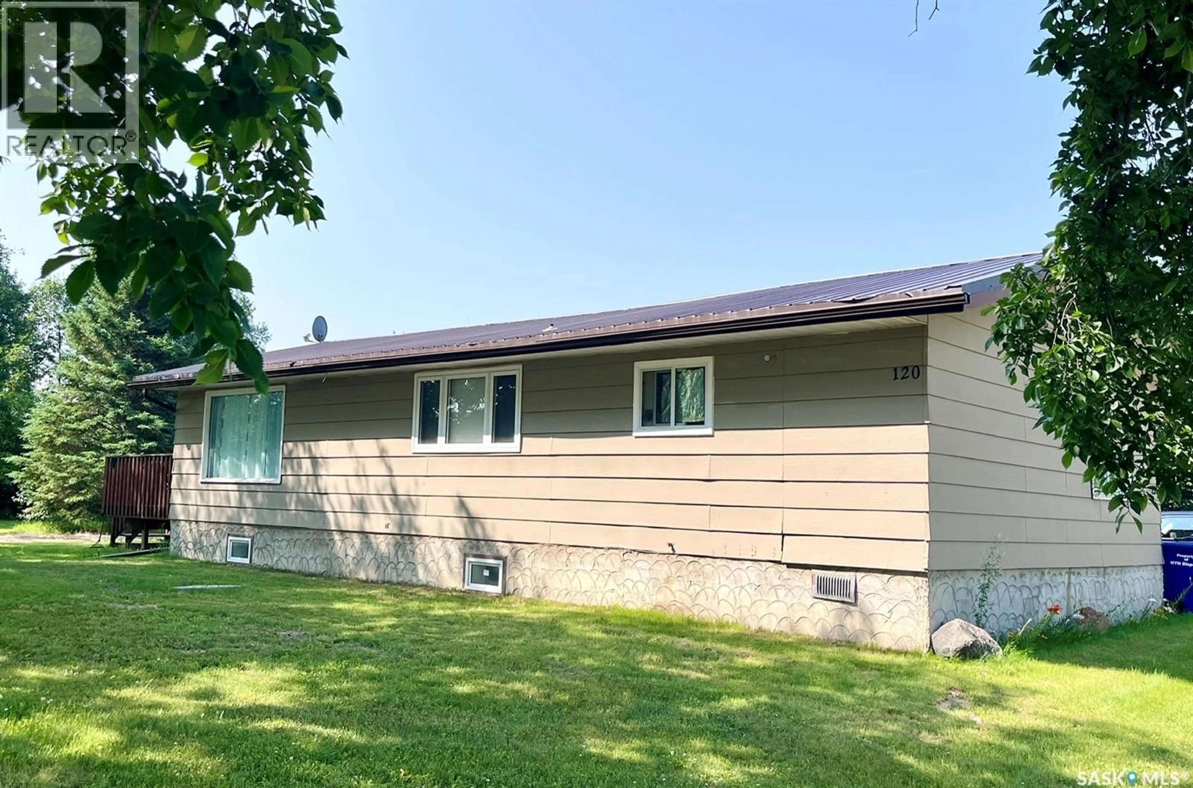 Home with vinyl exterior material, building for 120 HANSON LAKE ROAD, Smeaton Saskatchewan S0J2J0