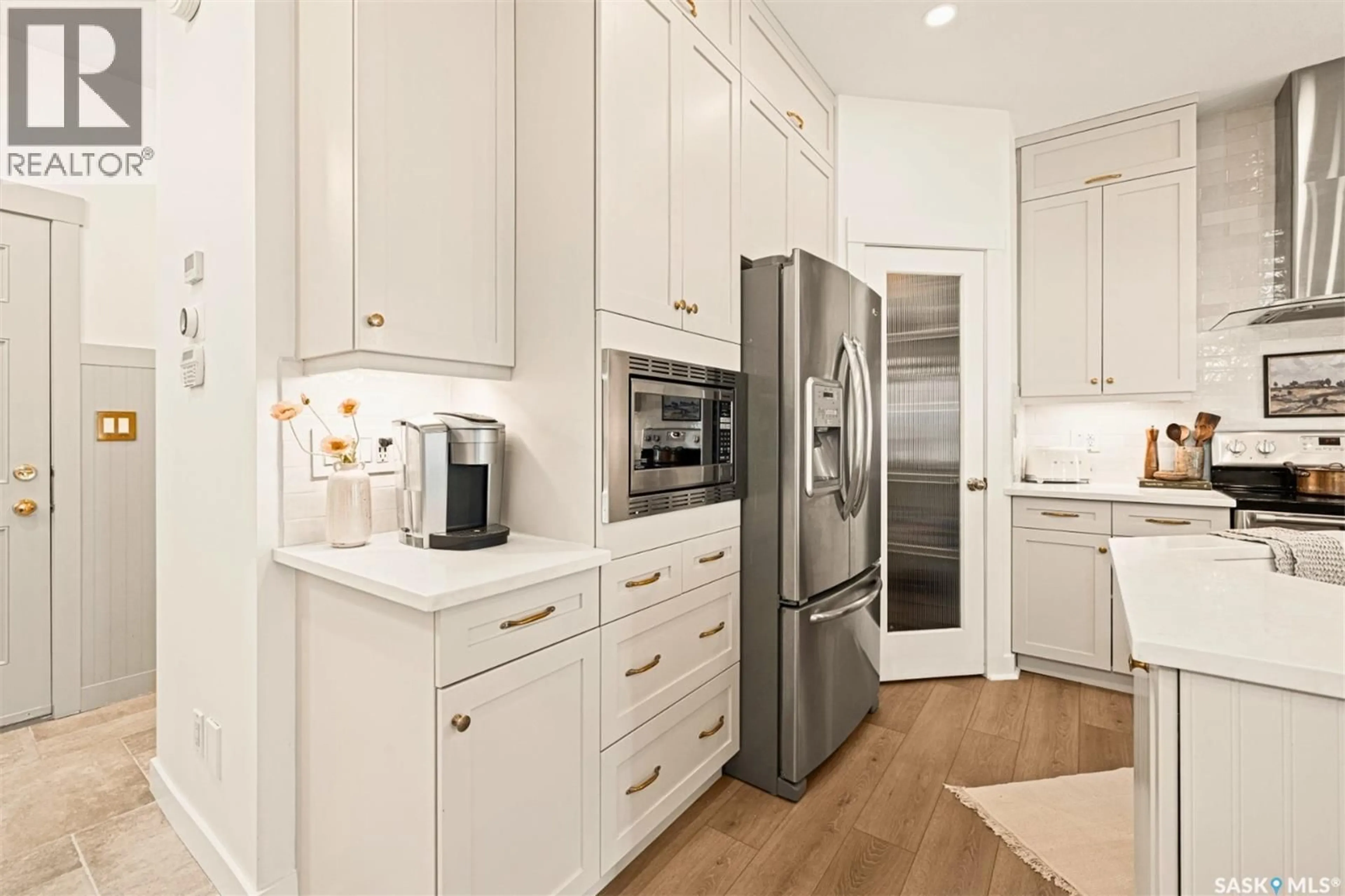 Contemporary kitchen, unknown for 4834 LIBERTY STREET, Regina Saskatchewan S4W0K1