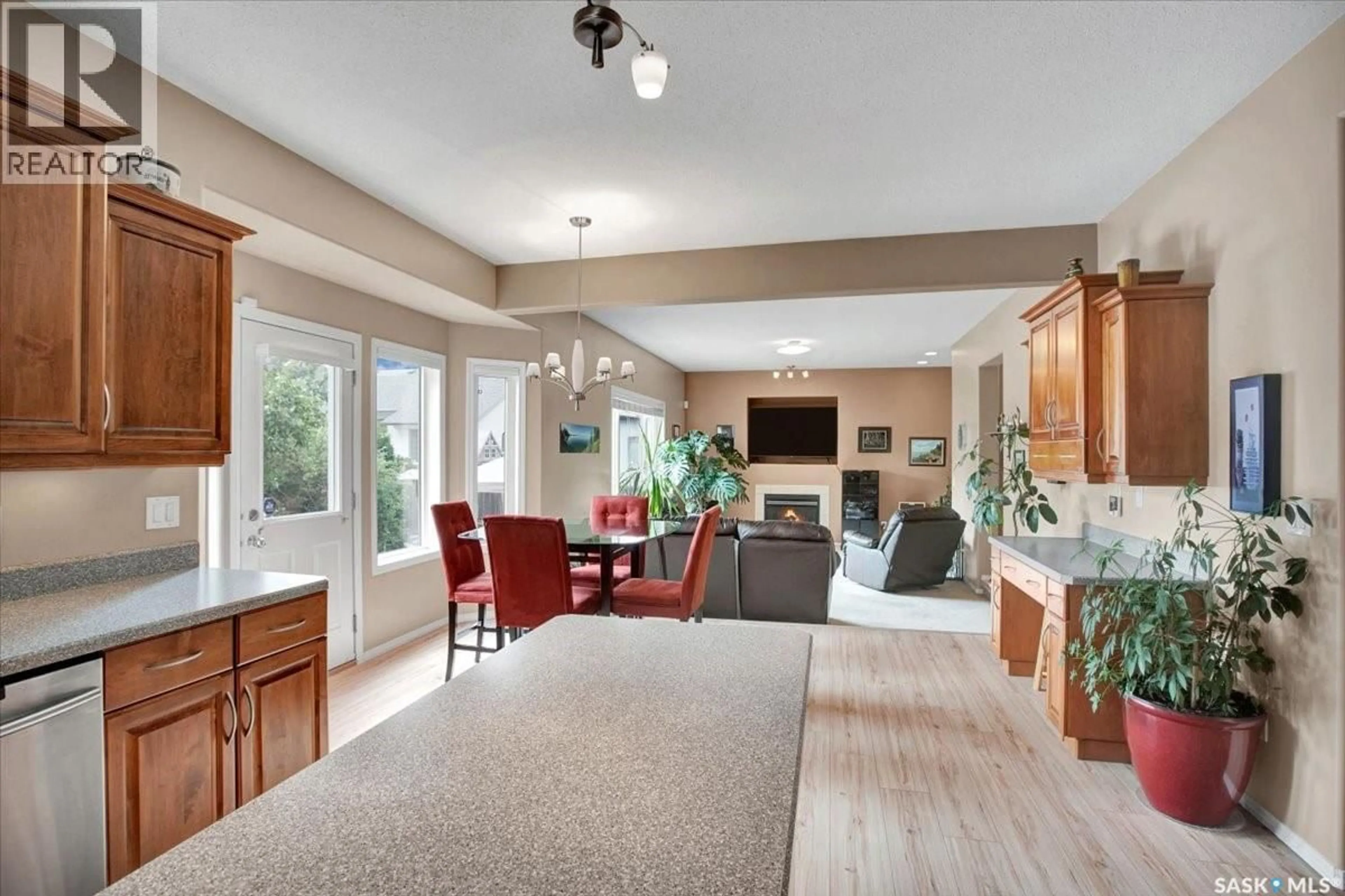 Open concept kitchen, unknown for 211 BROOKSHIRE CRESCENT, Saskatoon Saskatchewan S7V1H1