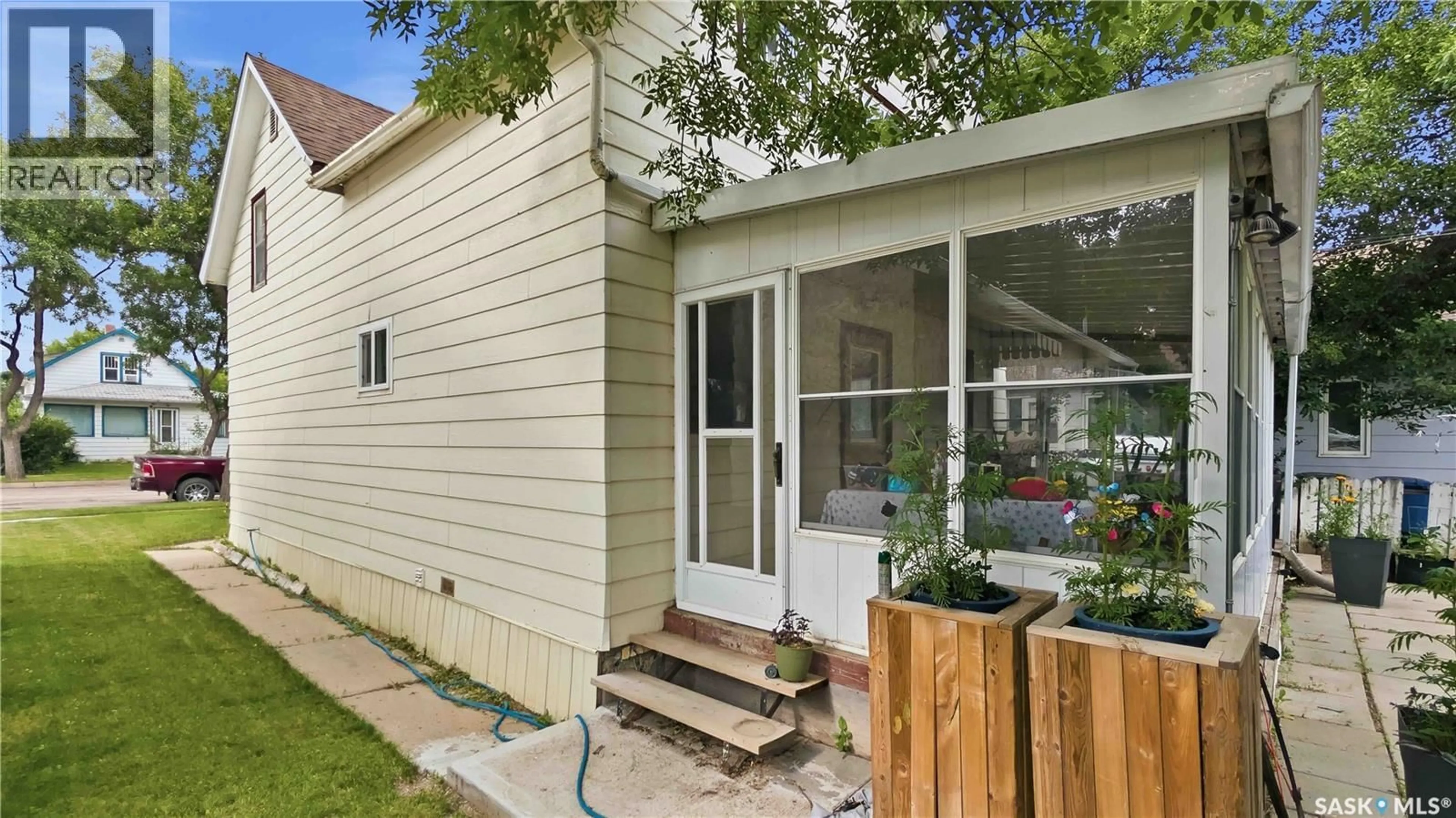 Patio, street for 202 2ND AVENUE, Rosetown Saskatchewan S0L2V0