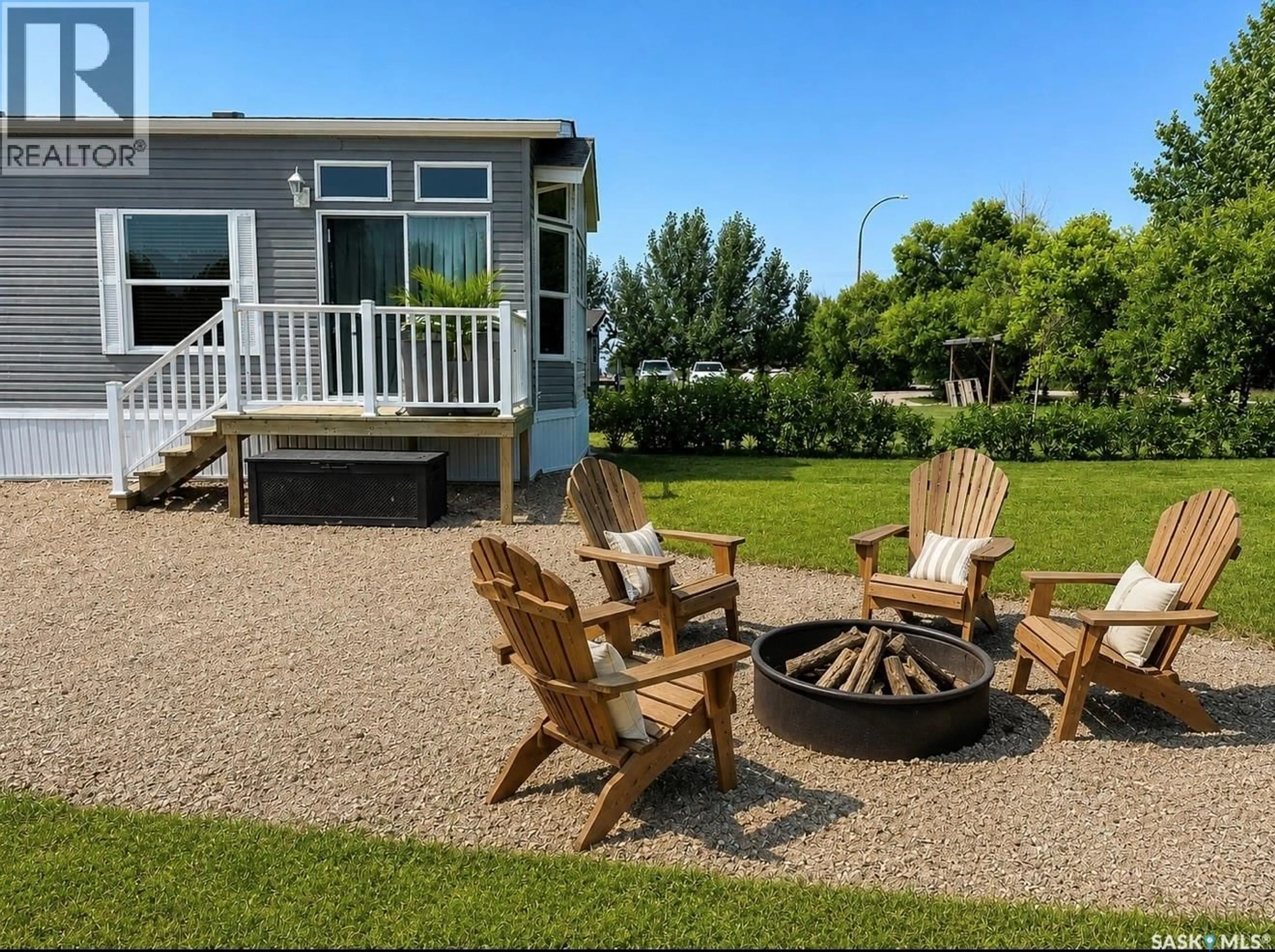 Patio, water/lake/river/ocean view for 140 KING STREET, Elbow Saskatchewan S0L1J0