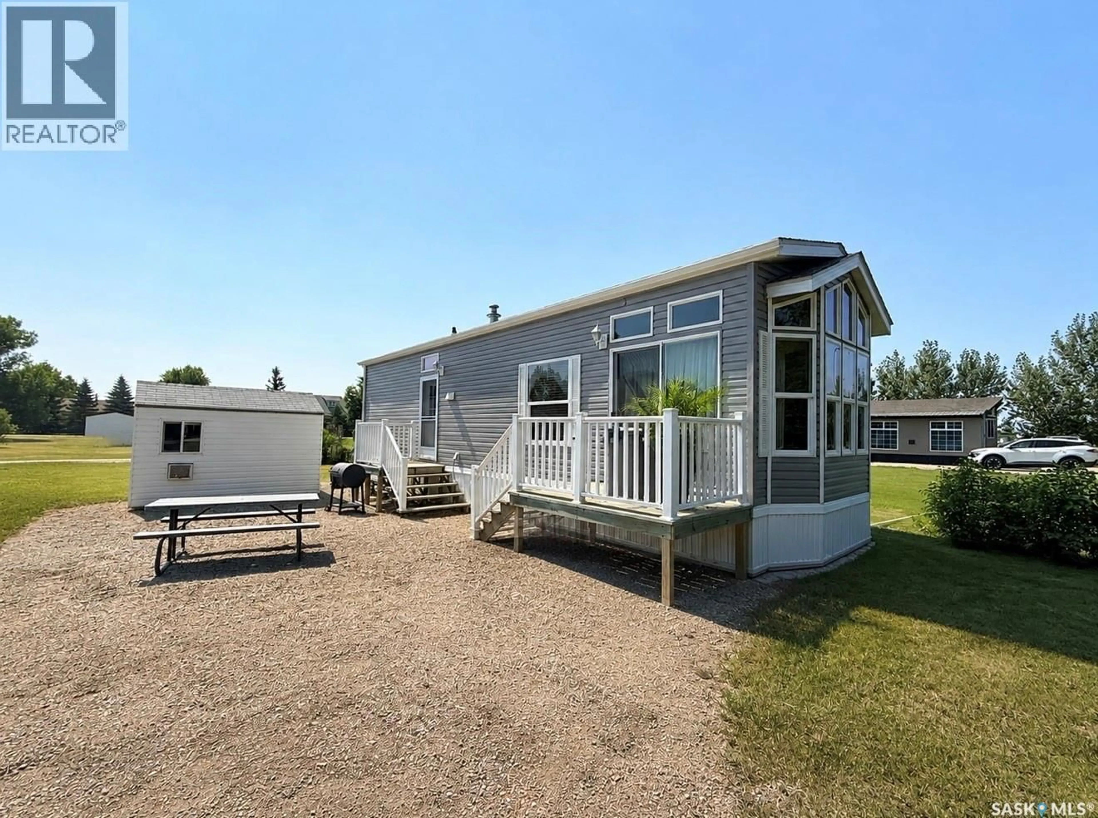 Home with vinyl exterior material, unknown for 140 KING STREET, Elbow Saskatchewan S0L1J0