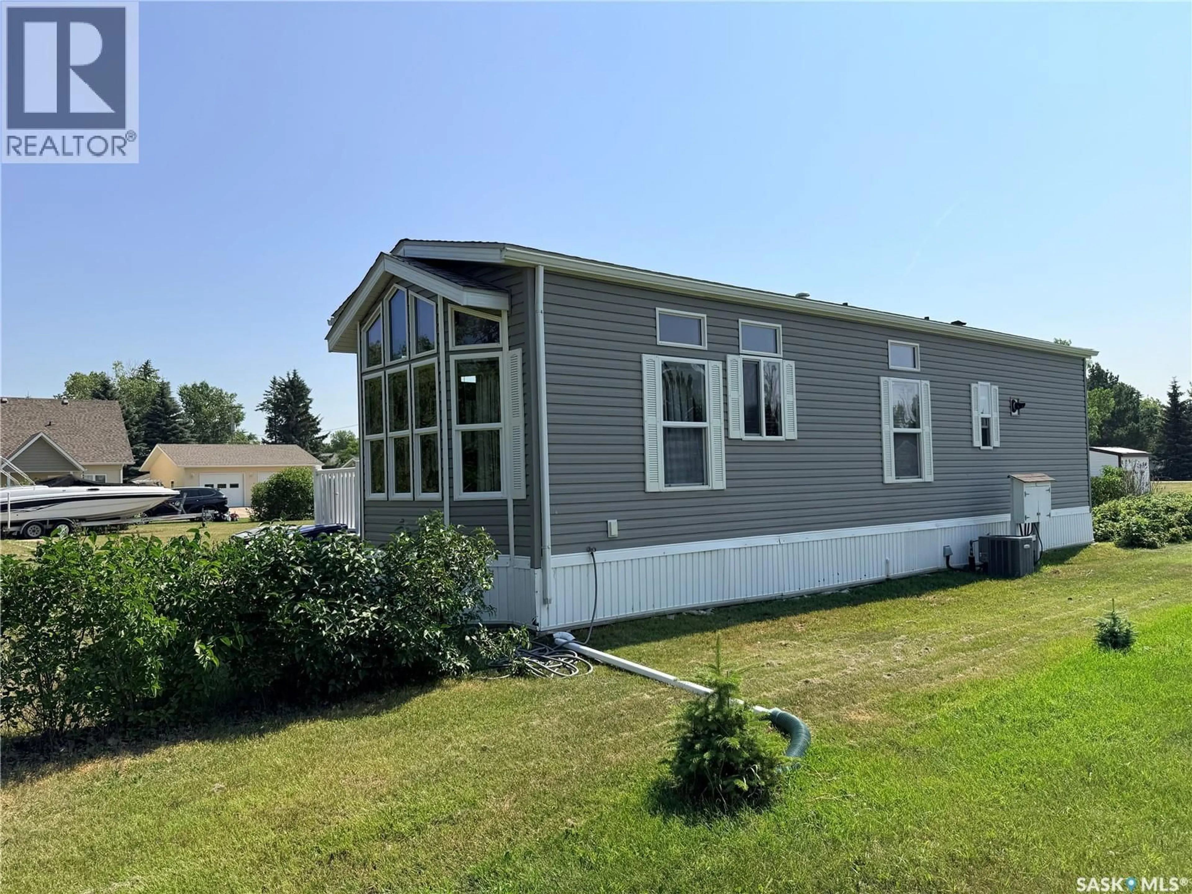 Home with vinyl exterior material, unknown for 140 KING STREET, Elbow Saskatchewan S0L1J0