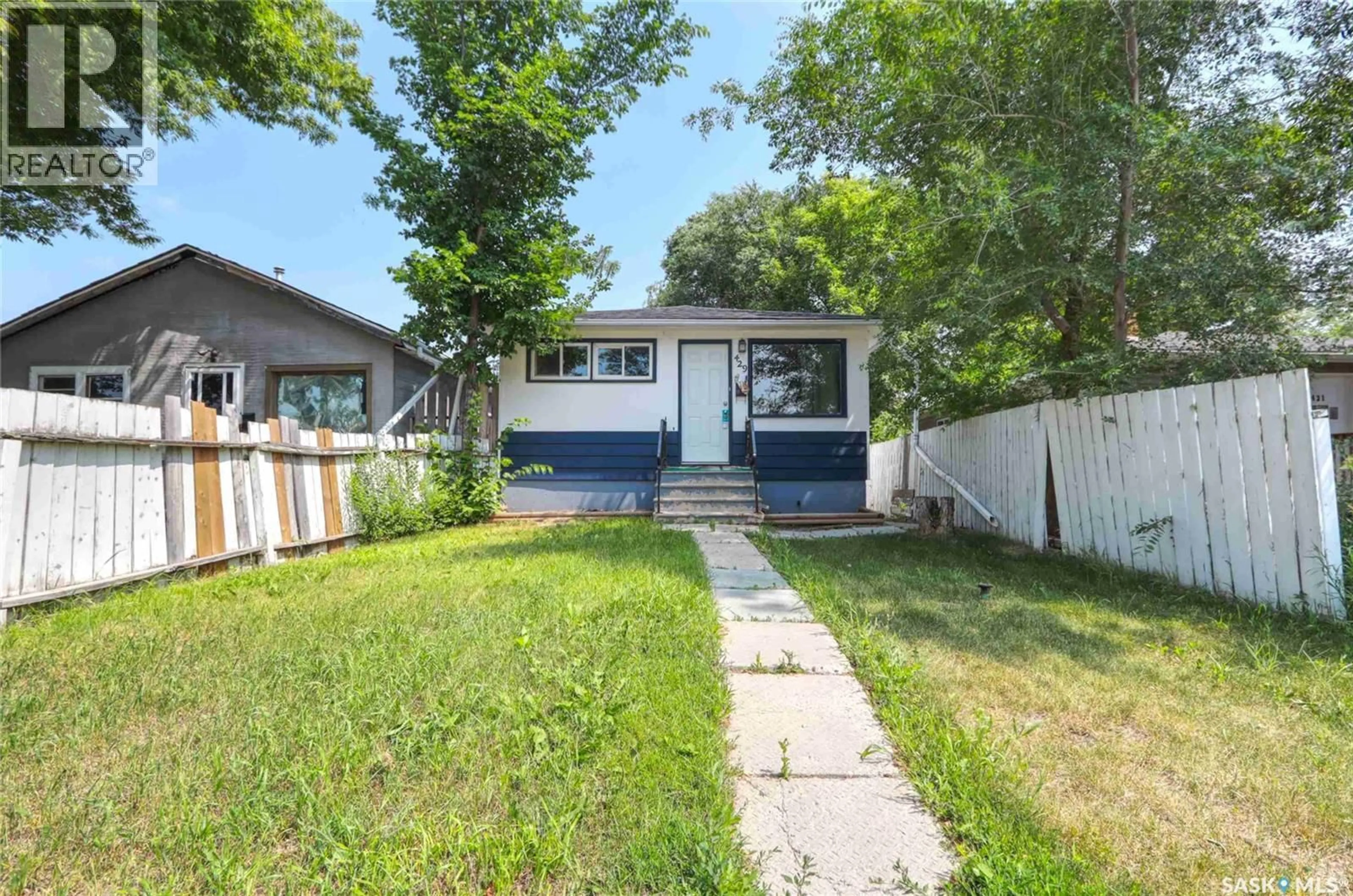 Patio, street for 429 ST JOHN STREET, Regina Saskatchewan S4R1R4