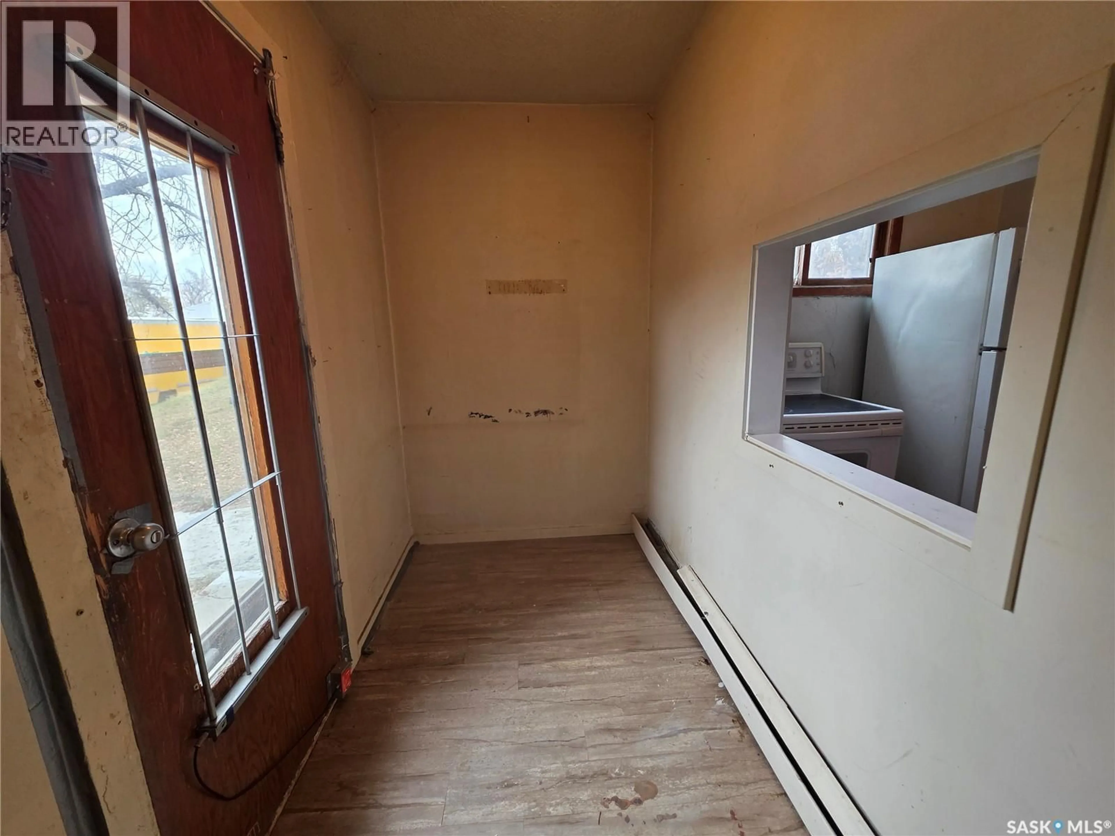A pic of a room for E - 927 NORTH RAILWAY STREET, Swift Current Saskatchewan S9H1E4