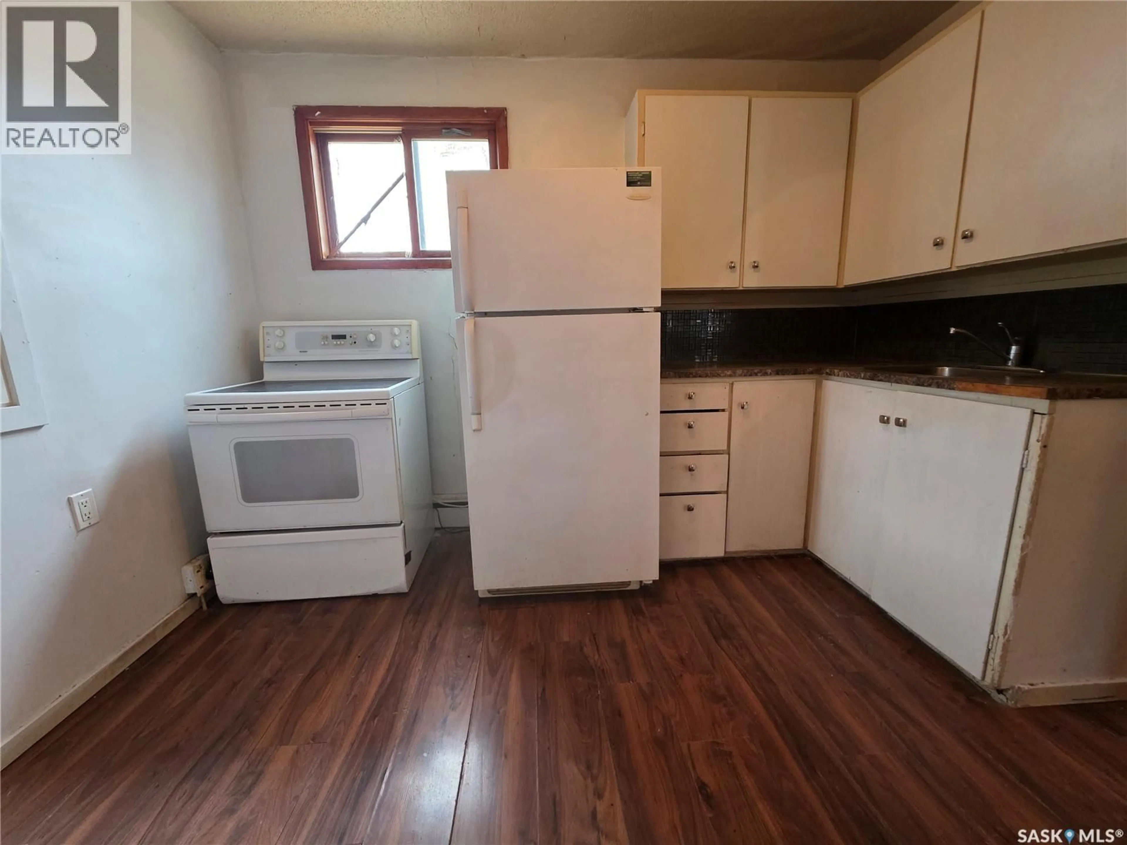 A pic of a room for E - 927 NORTH RAILWAY STREET, Swift Current Saskatchewan S9H1E4