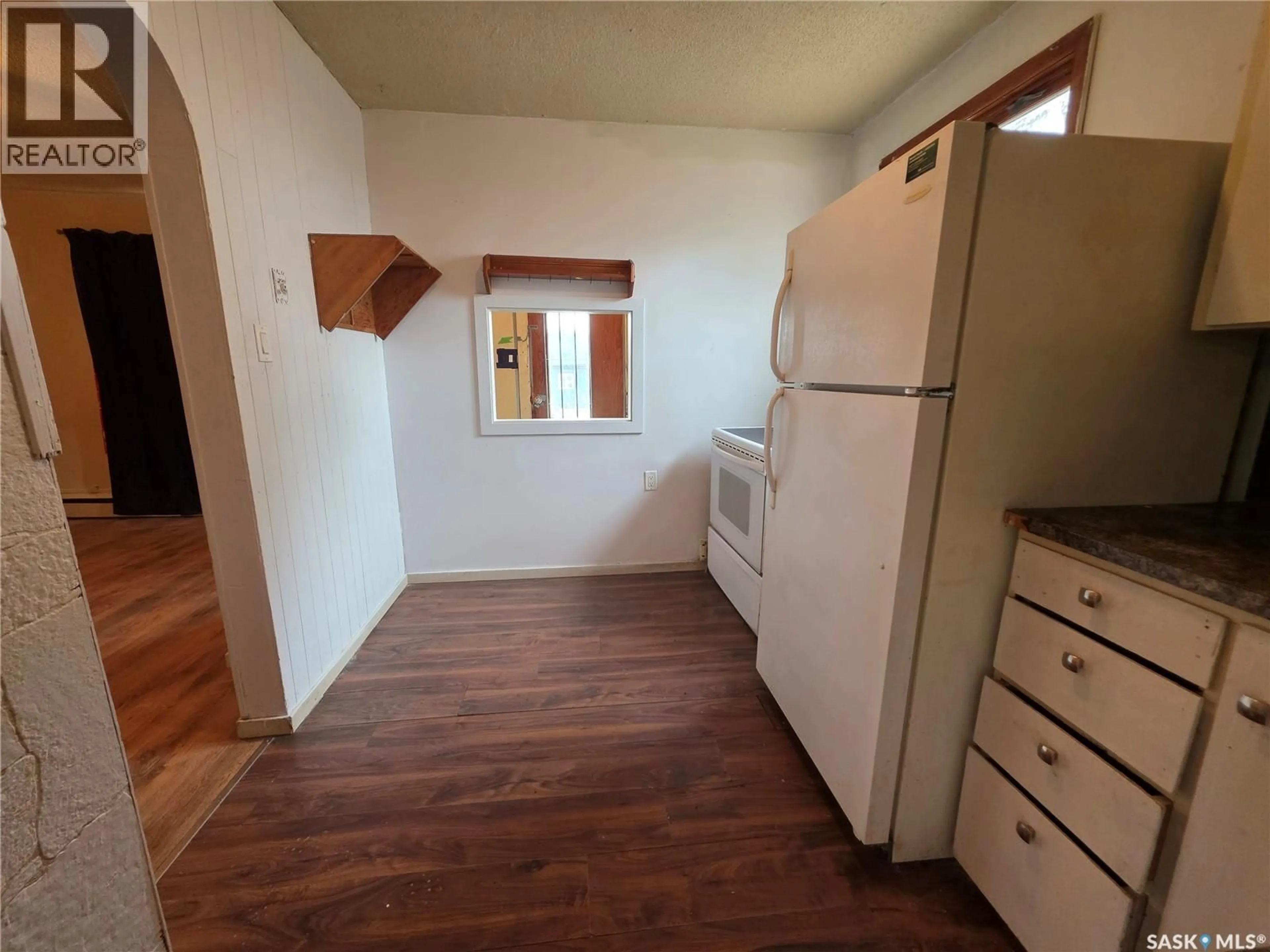 A pic of a room for E - 927 NORTH RAILWAY STREET, Swift Current Saskatchewan S9H1E4