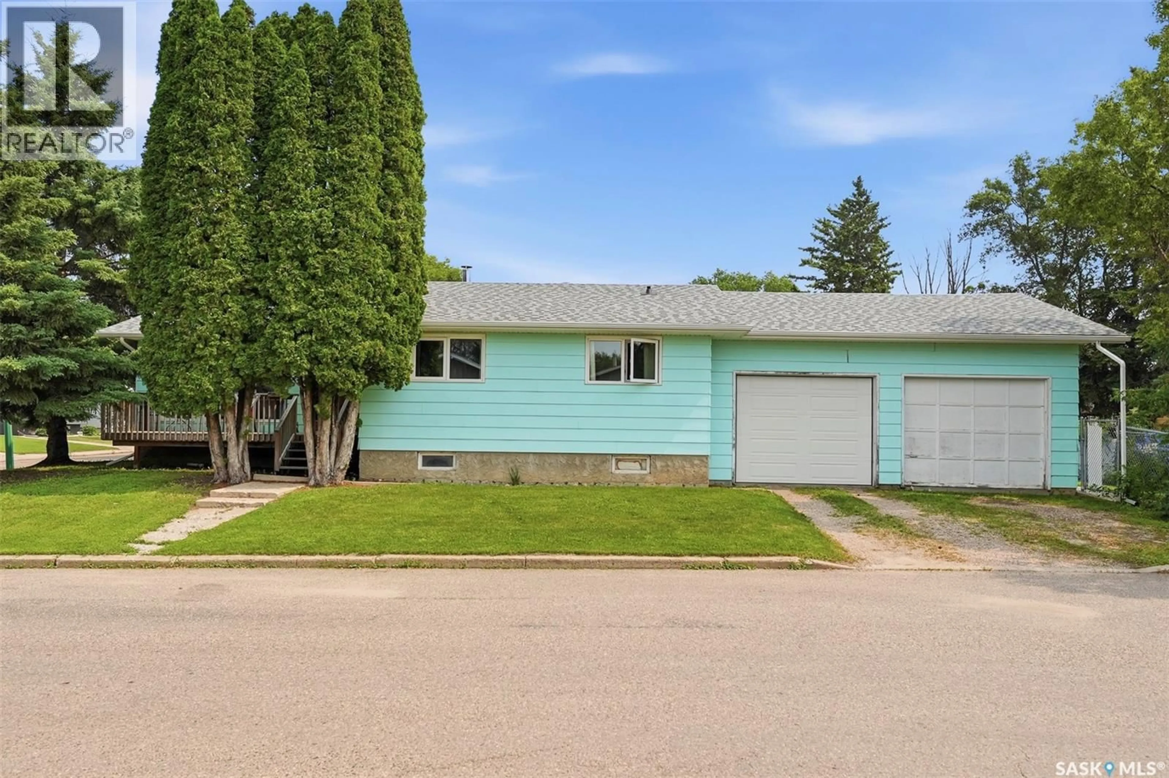 Home with vinyl exterior material, street for 29 MACDOWALL CRESCENT, Prince Albert Saskatchewan S6V6N2