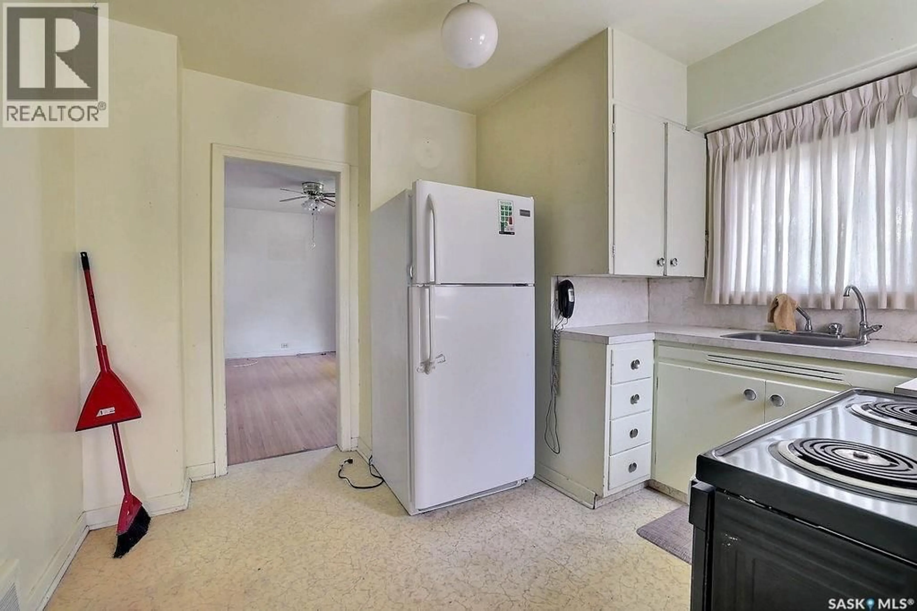 Standard kitchen, unknown for 2730 ARGYLE STREET, Regina Saskatchewan S4S0K6