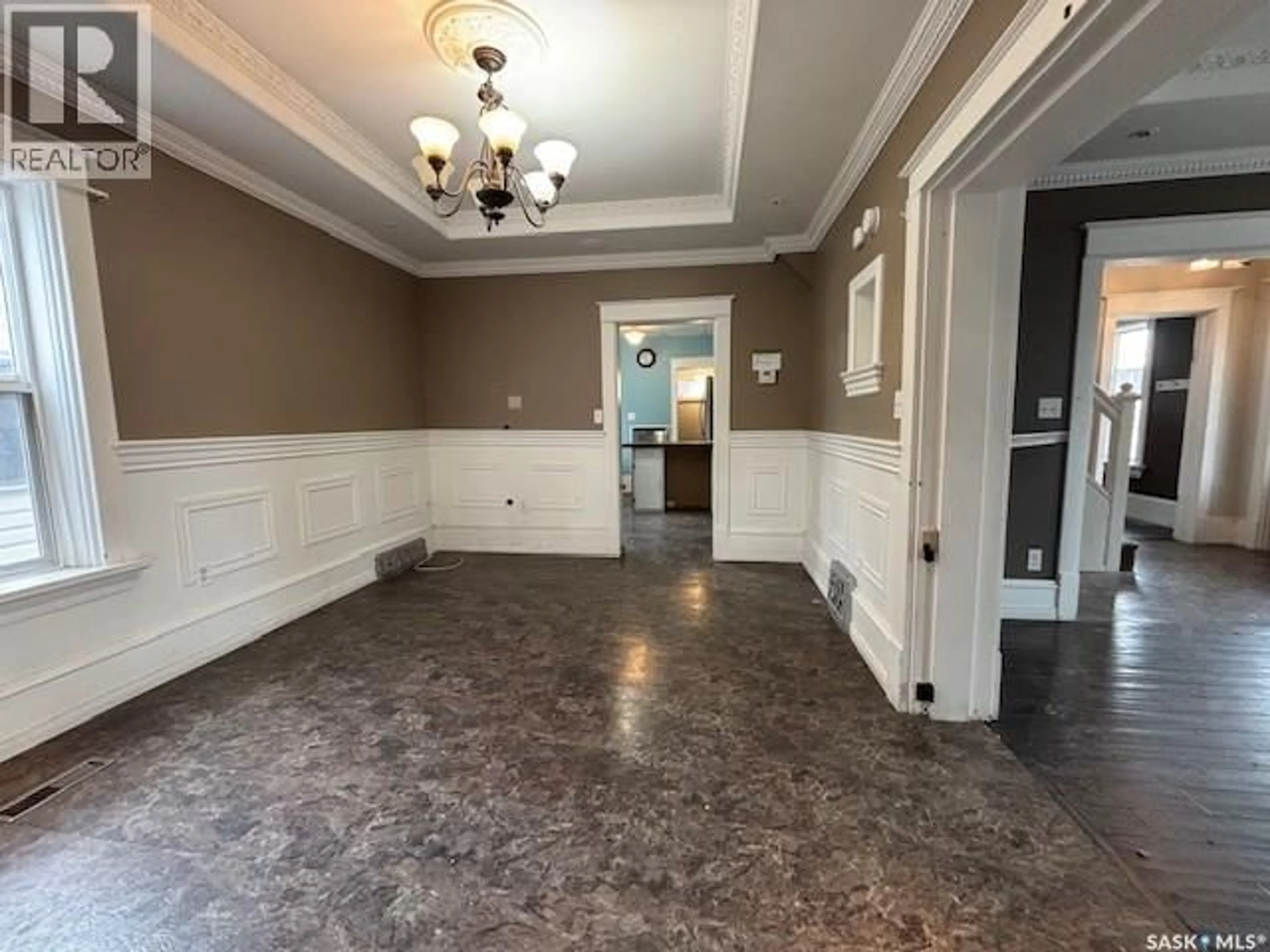 Indoor foyer for 617 BISON AVENUE, Weyburn Saskatchewan S4H0J7