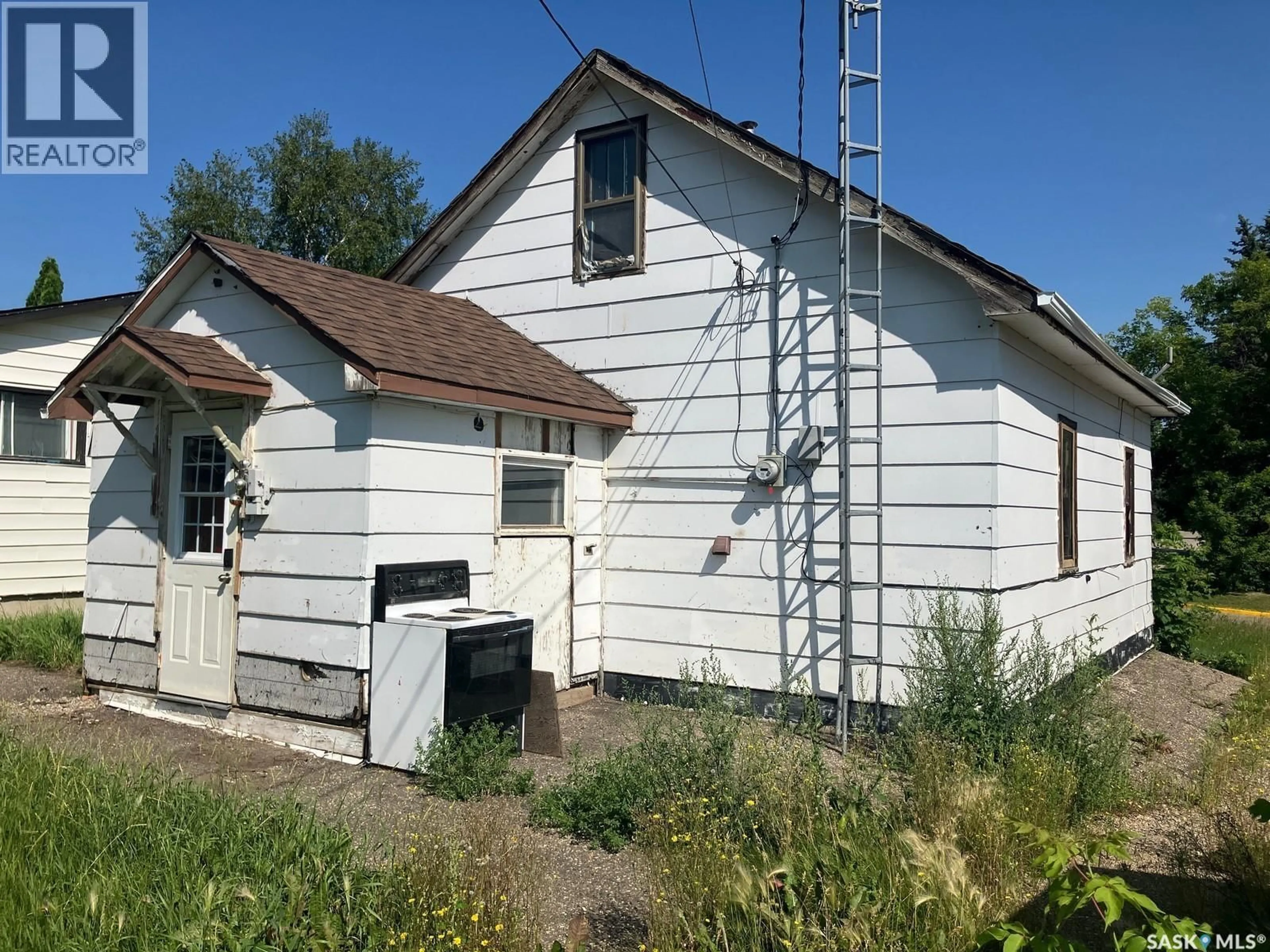Shed for 710 9TH AVENUE, Nipawin Saskatchewan S0E1E0