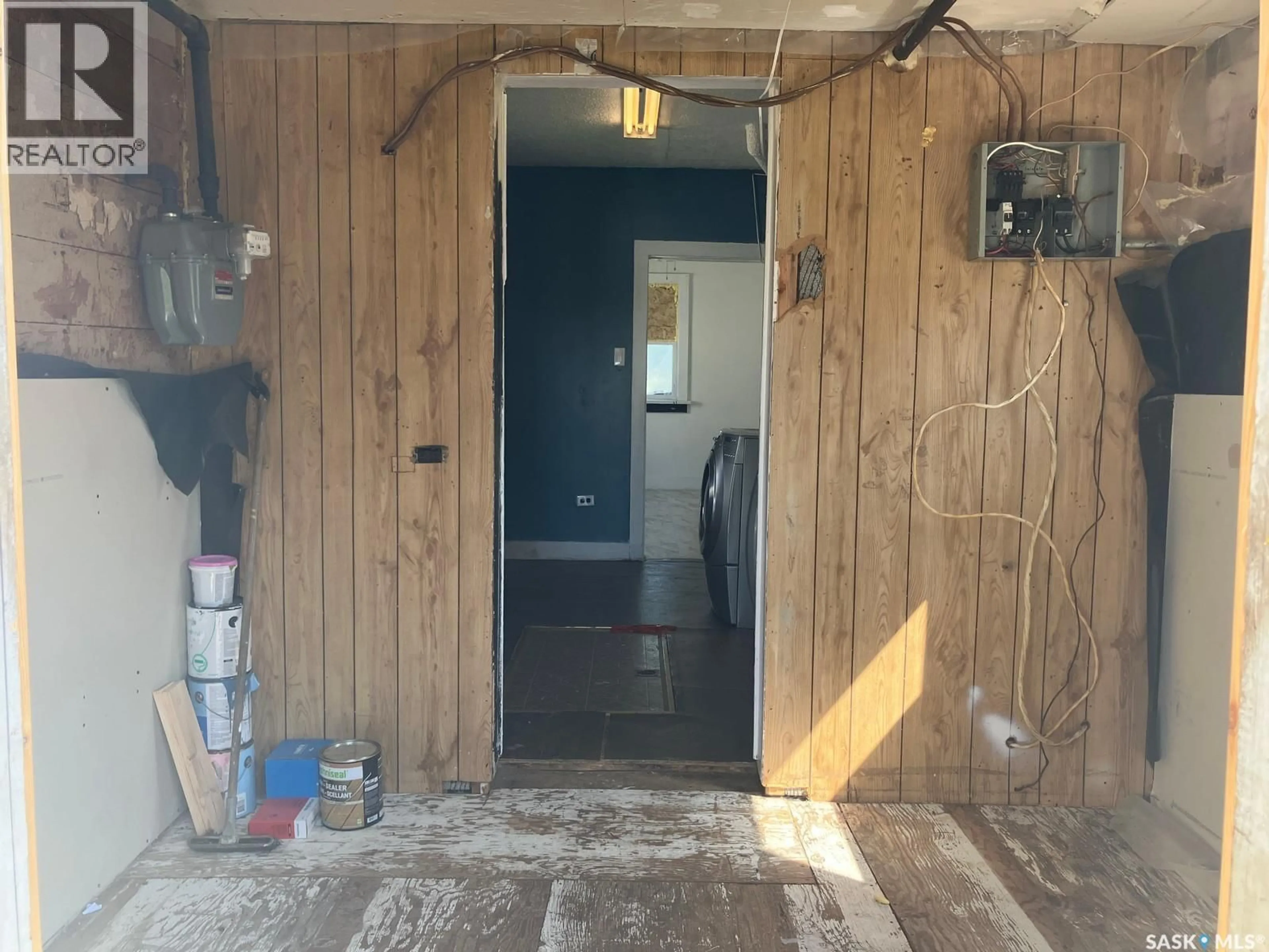 Indoor entryway for 710 9TH AVENUE, Nipawin Saskatchewan S0E1E0