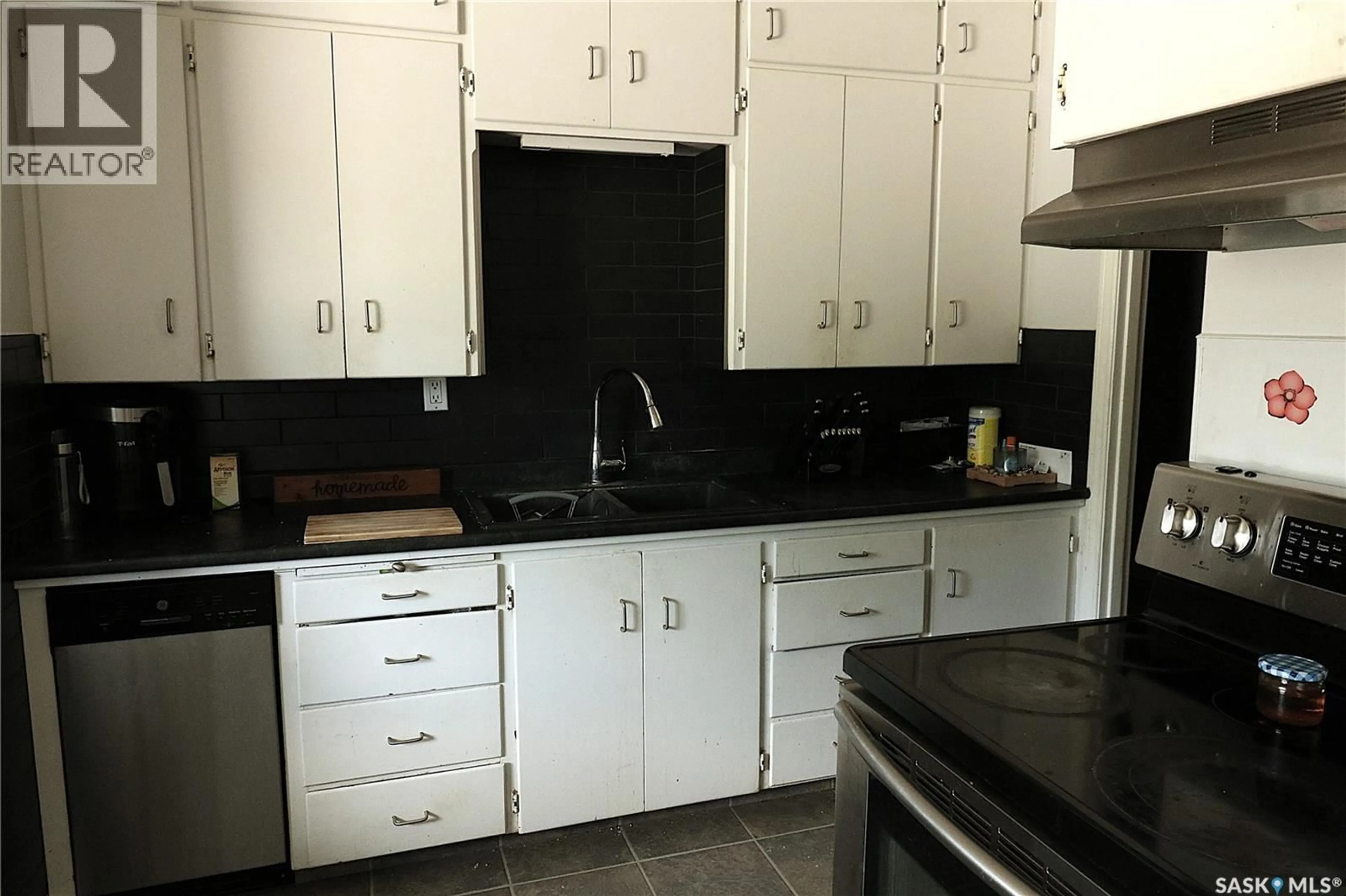 Standard kitchen, unknown for 111 HENDERSON STREET, Grayson Saskatchewan S0A1E0