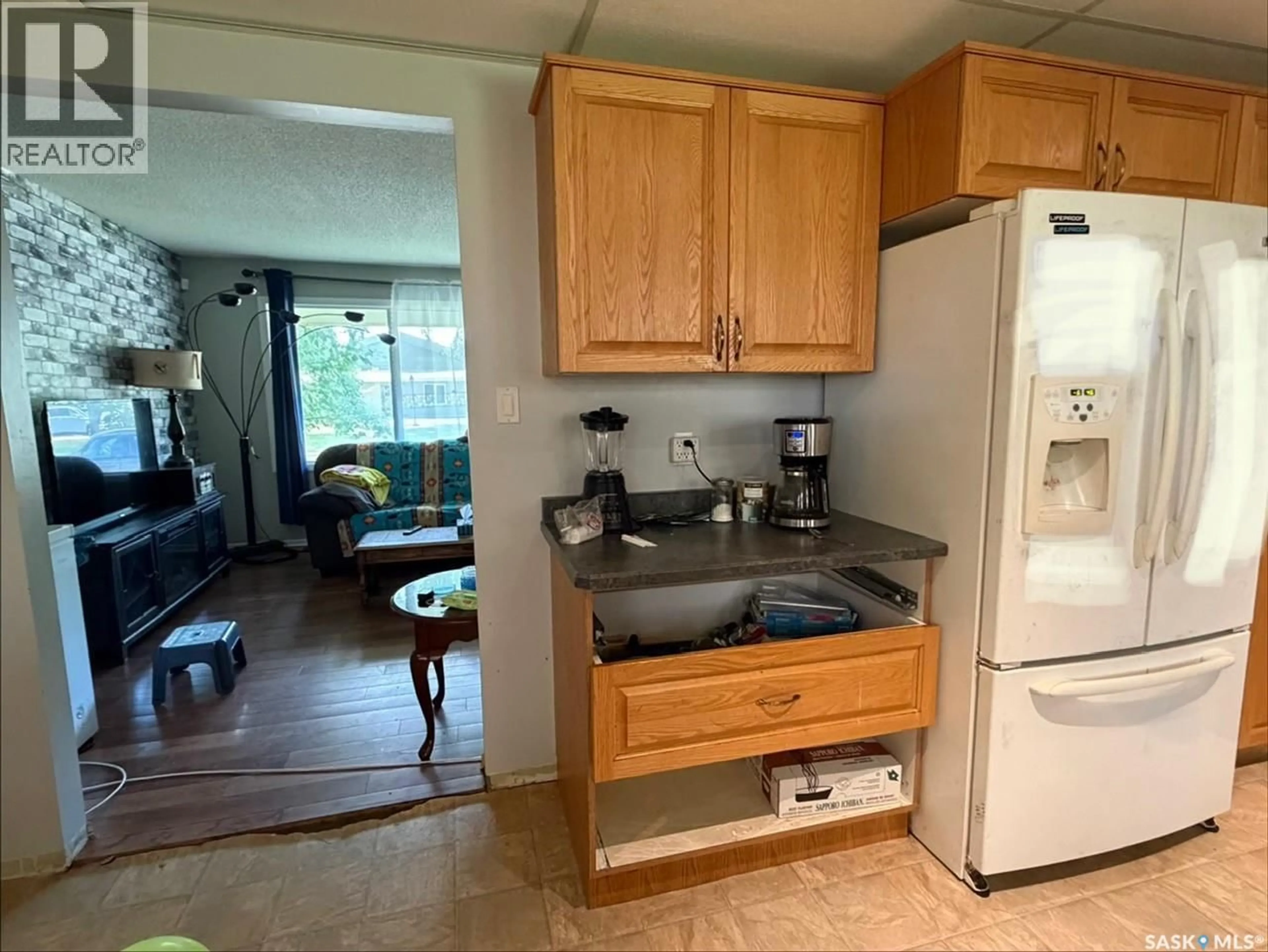 Standard kitchen, unknown for 518 1ST STREET, Meadow Lake Saskatchewan S9X1E9