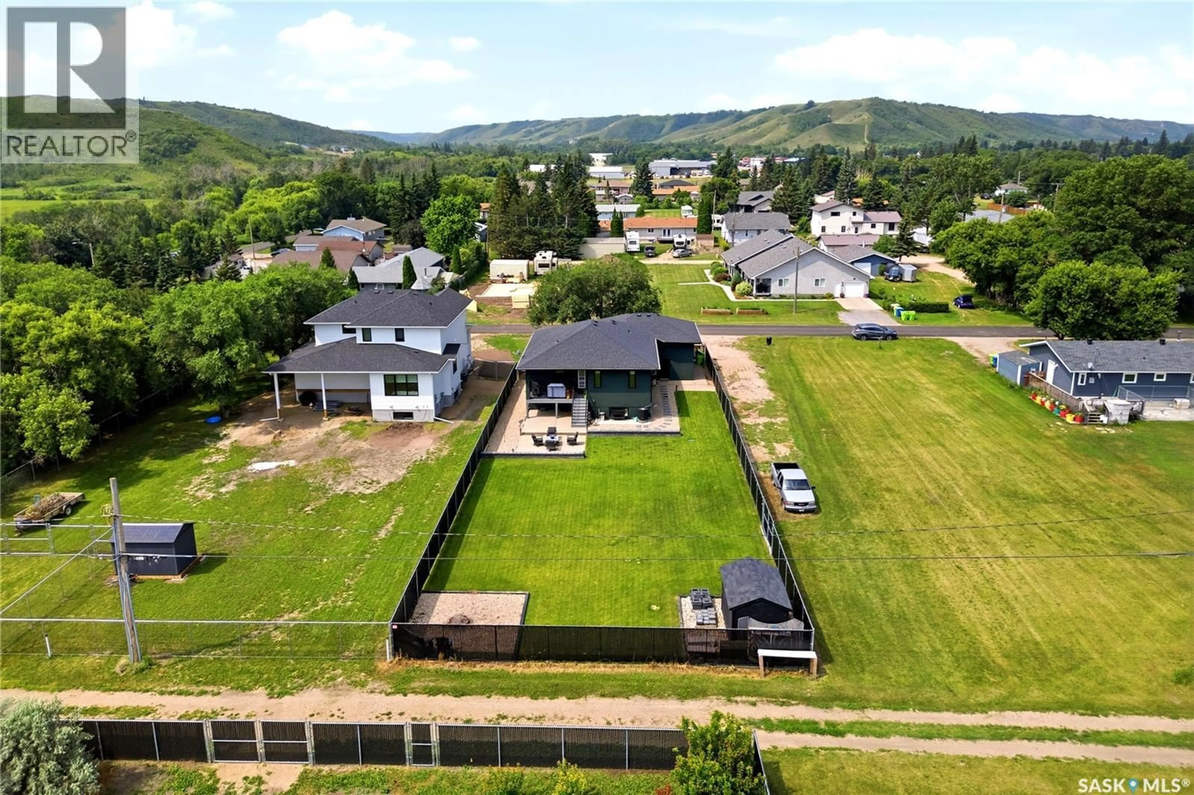 A pic from outside/outdoor area/front of a property/back of a property/a pic from drone, mountain view for 655 SEGWUN AVENUE, Fort Qu'Appelle Saskatchewan S0G1S0