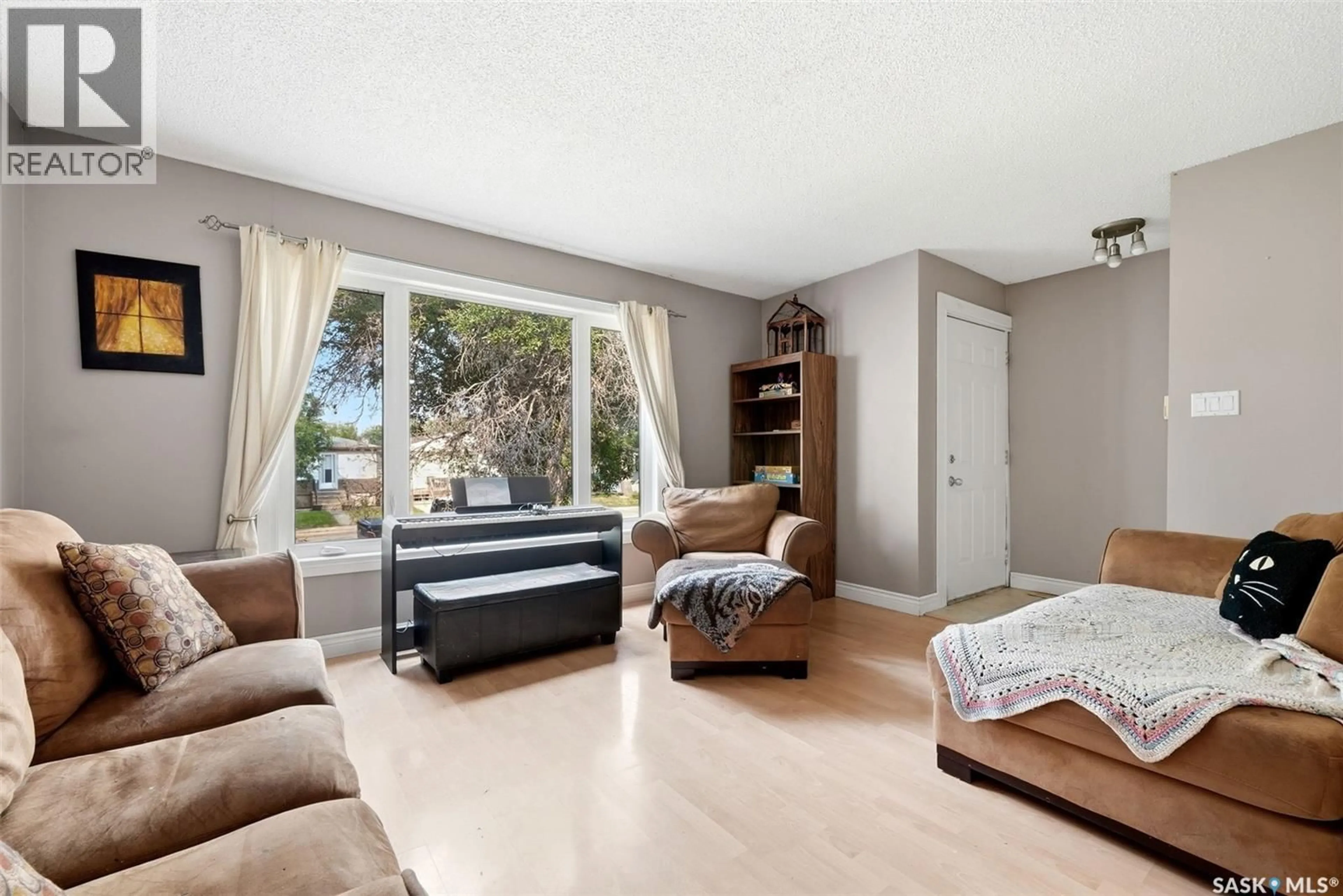 Living room with furniture, unknown for 2051 MCDONALD STREET, Regina Saskatchewan S4N2Y4