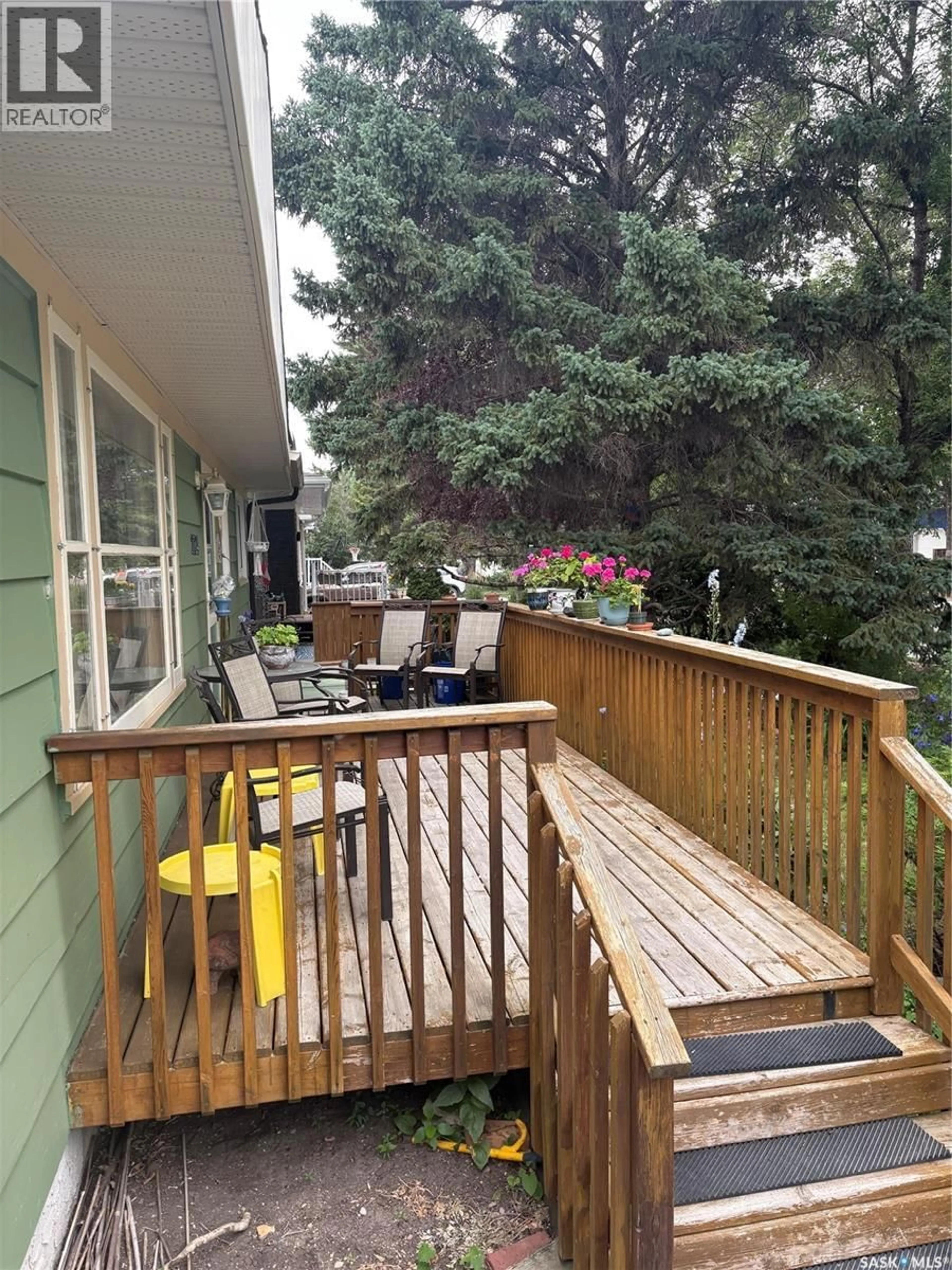 Patio, unknown for 2724 24TH AVENUE, Regina Saskatchewan S4S1J5