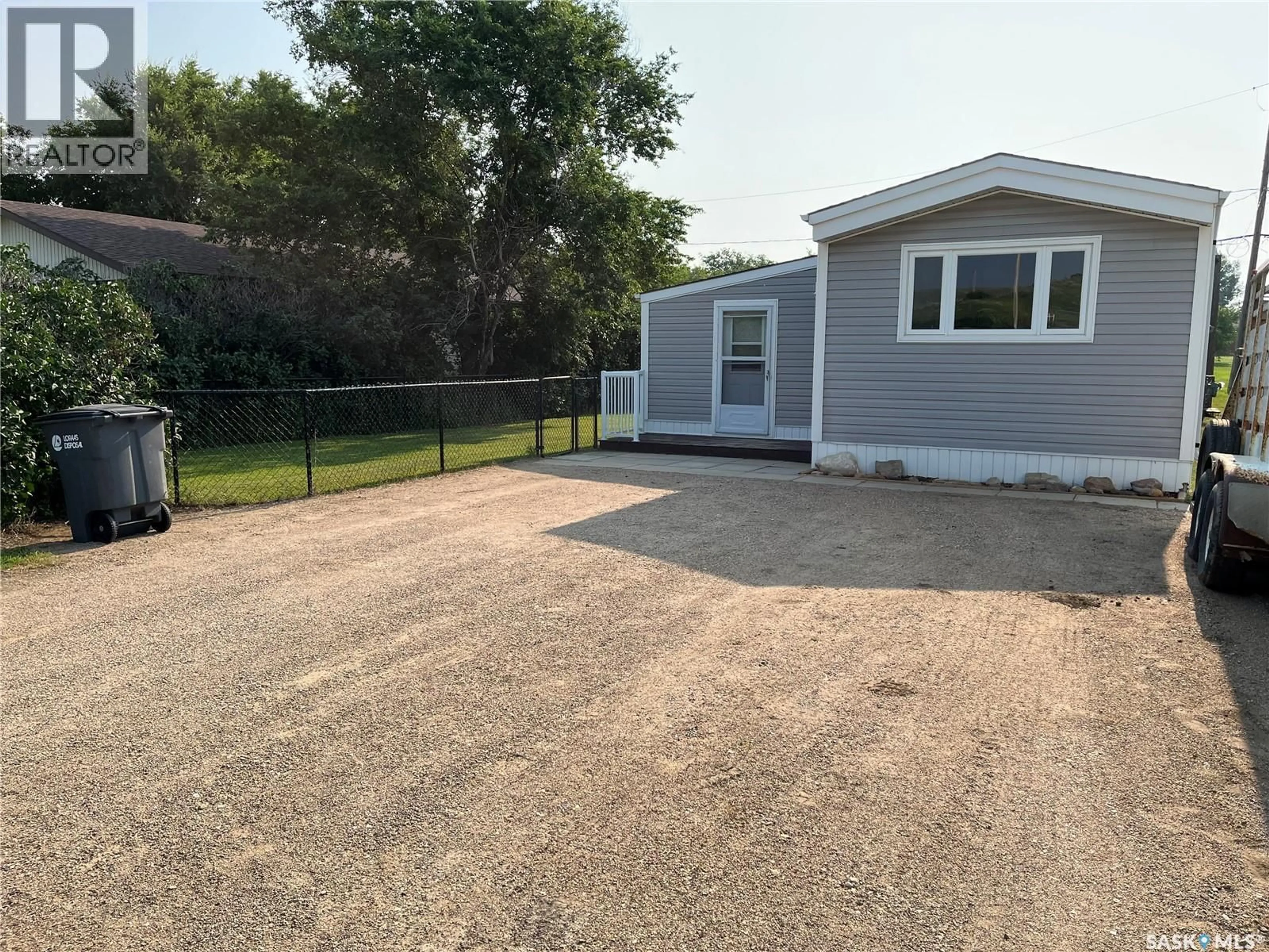 A pic from outside/outdoor area/front of a property/back of a property/a pic from drone, street for 6 A AVENUE, Willow Bunch Saskatchewan S0H4K0