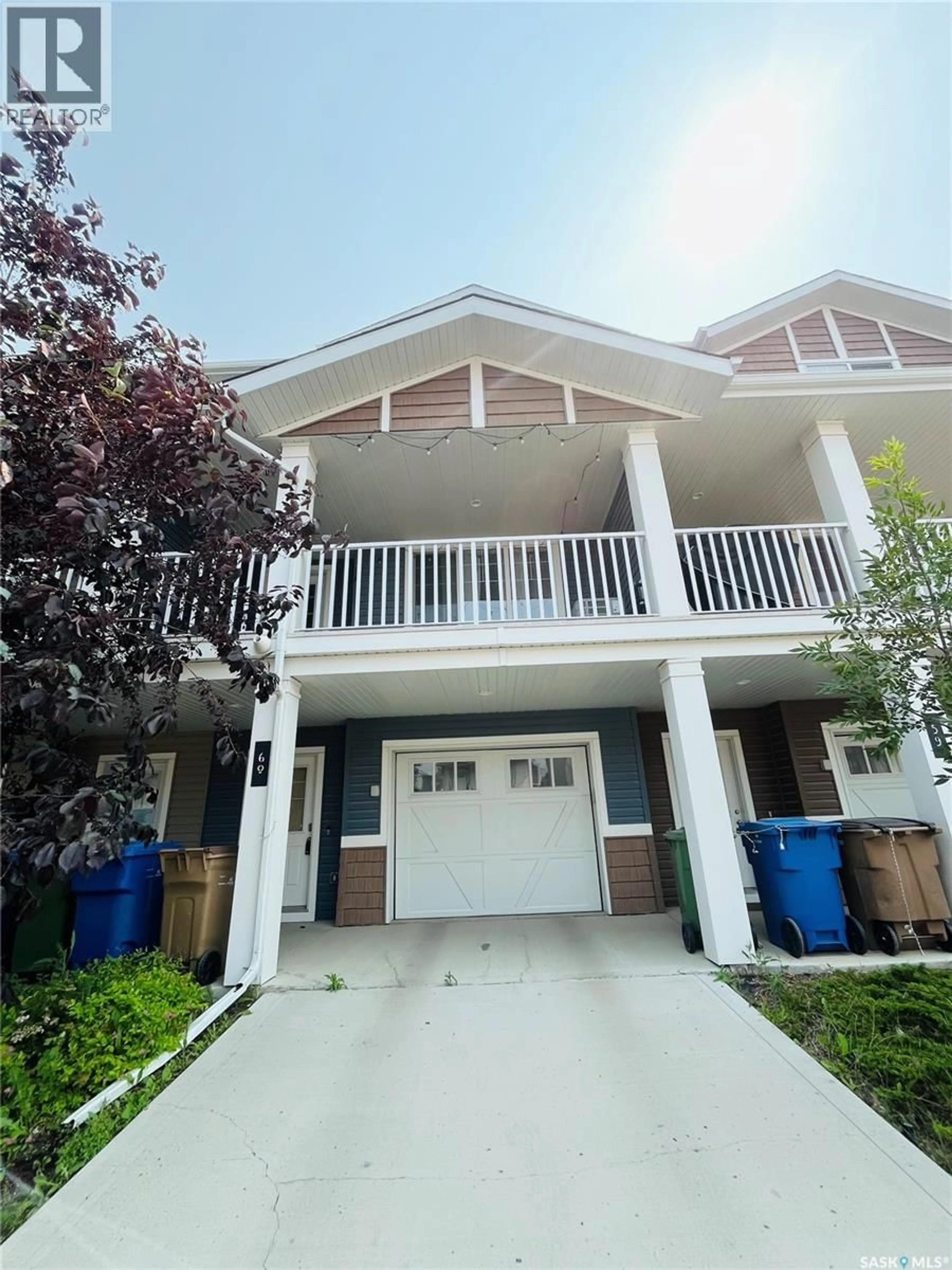 Home with vinyl exterior material, street for 60 5625 AERODROME ROAD, Regina Saskatchewan S4W0M3