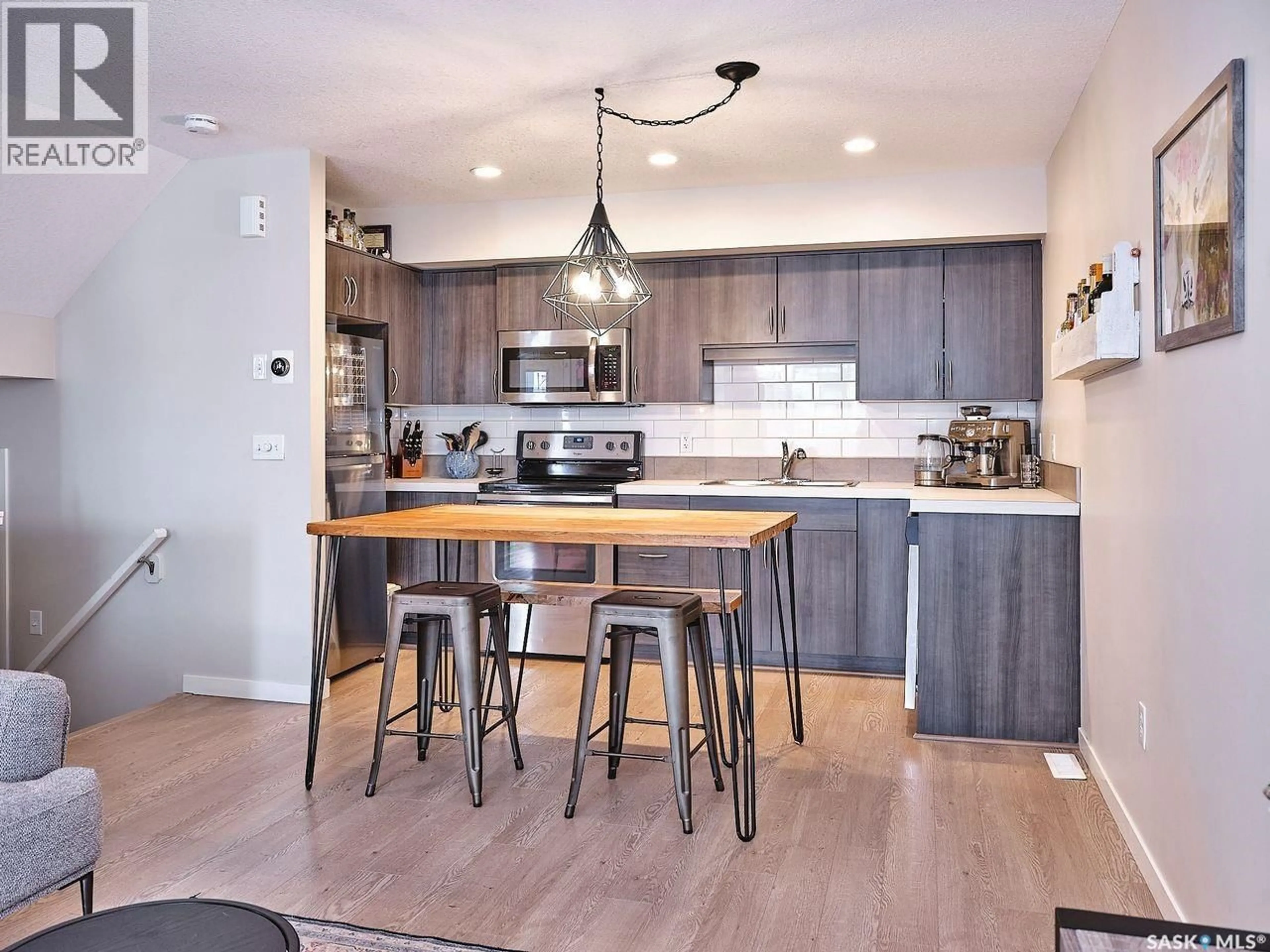Open concept kitchen, unknown for 60 5625 AERODROME ROAD, Regina Saskatchewan S4W0M3