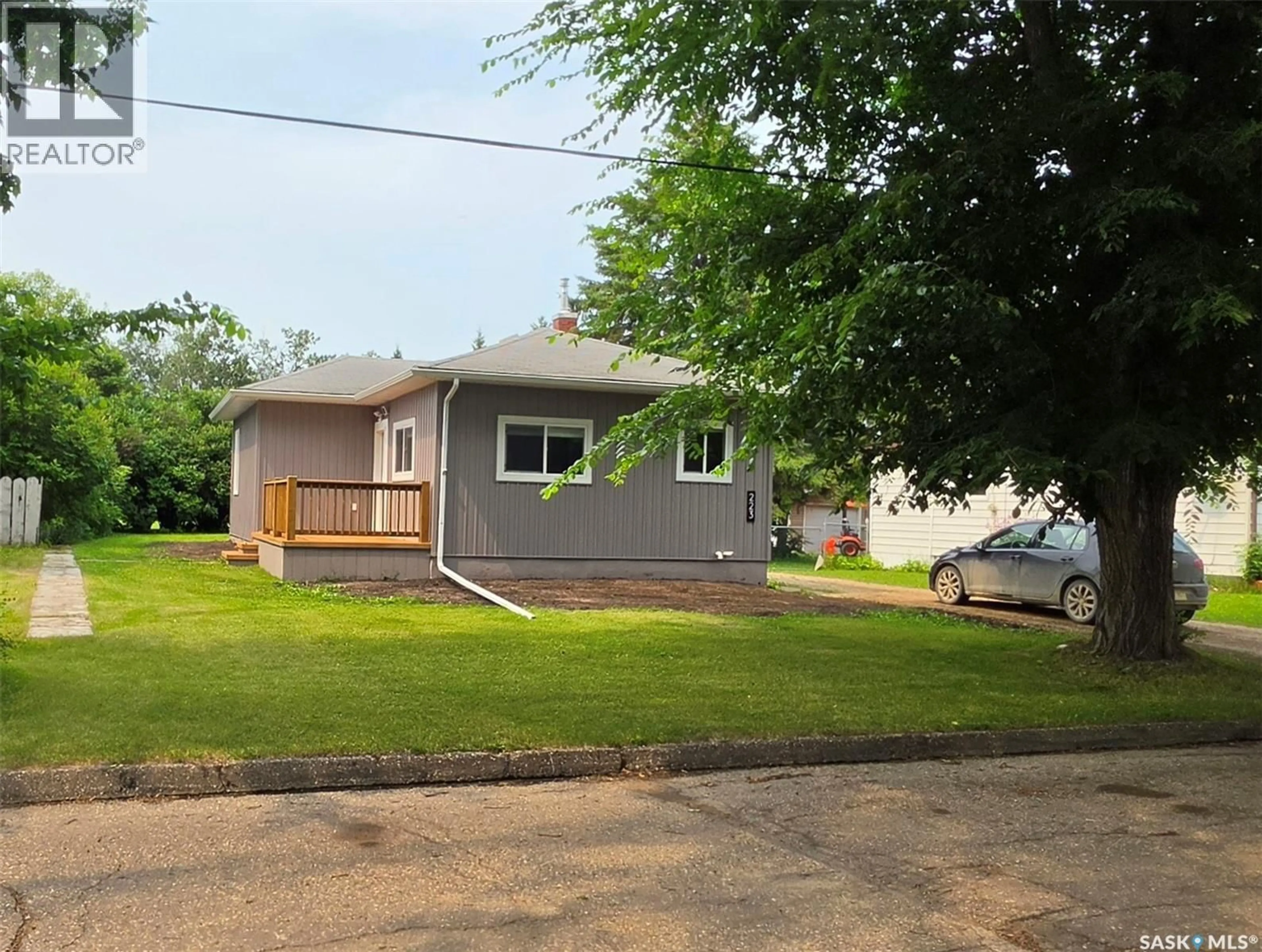 A pic from outside/outdoor area/front of a property/back of a property/a pic from drone, street for 223 3RD STREET, Preeceville Saskatchewan S0A3B0