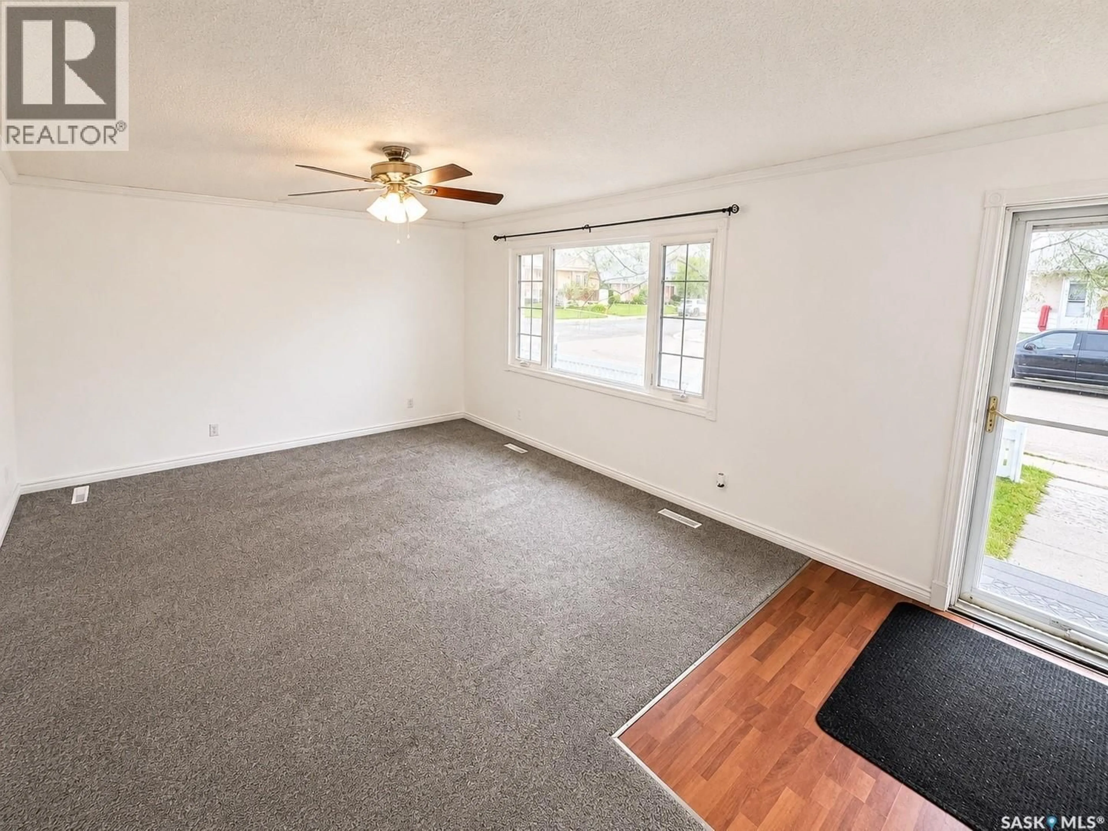 A pic of a room for 1410 4TH AVENUE, Regina Saskatchewan S4R0T1
