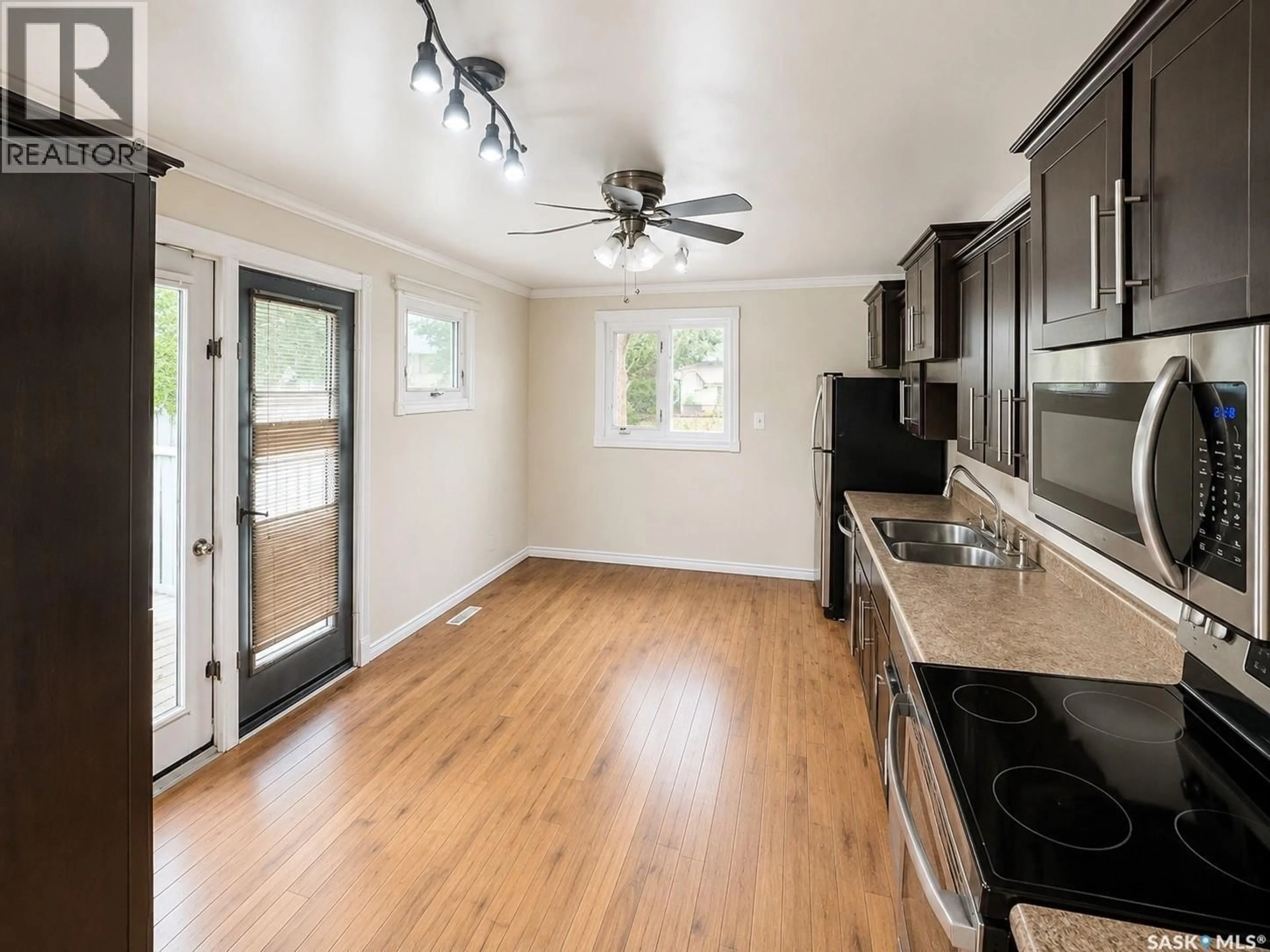 Open concept kitchen, unknown for 1410 4TH AVENUE, Regina Saskatchewan S4R0T1