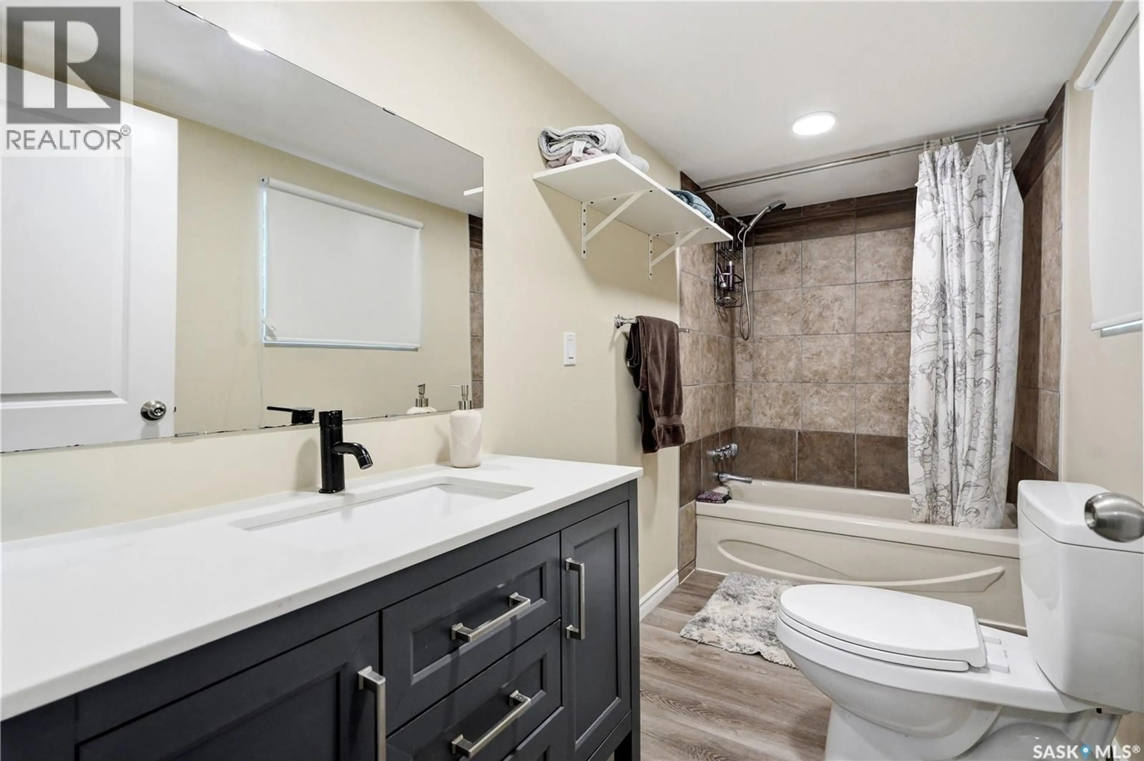 Contemporary bathroom, ceramic/tile floor for 318 1ST AVENUE, Blaine Lake Saskatchewan S0J0J0
