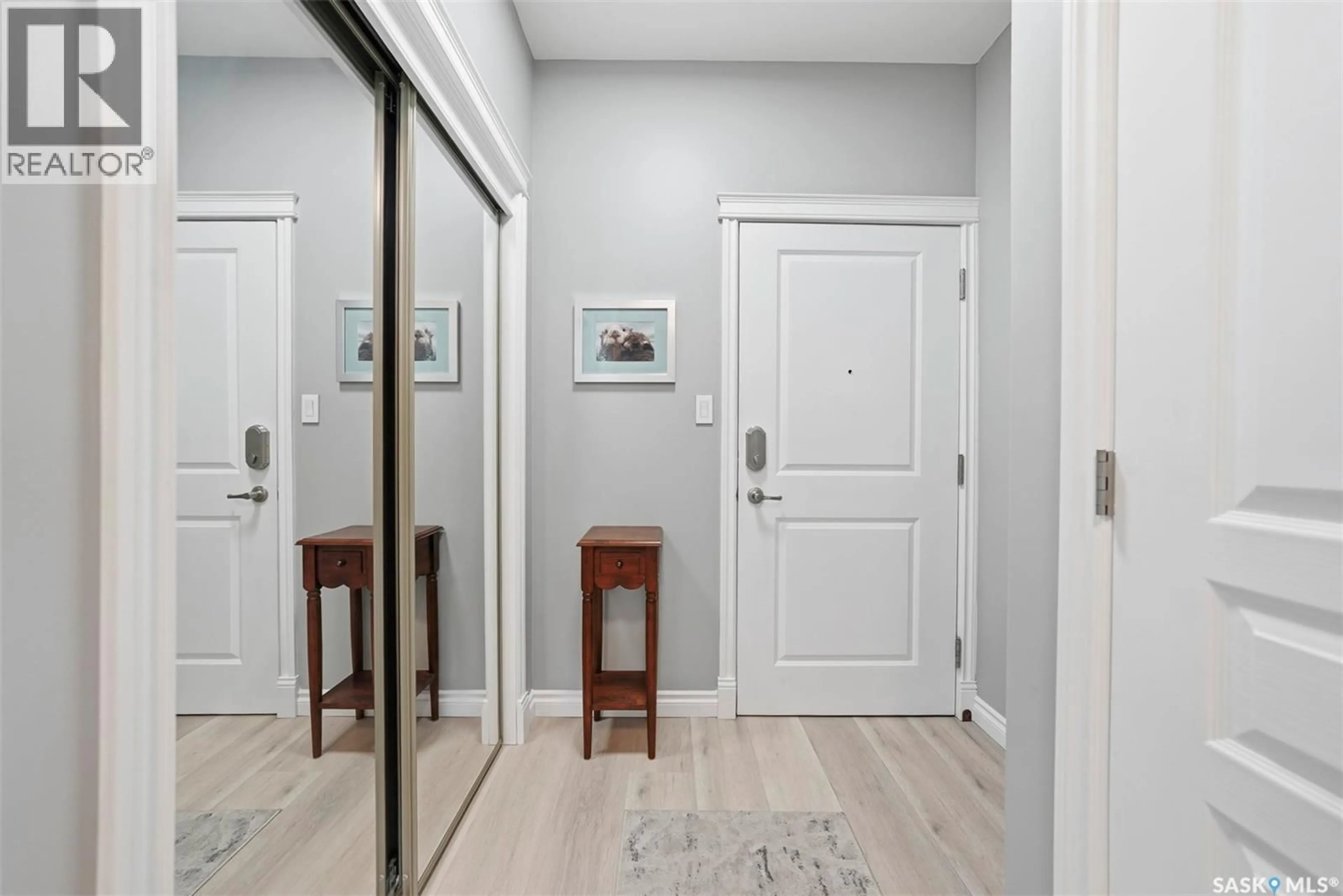 Indoor entryway for 110 - 419 ARMISTICE WAY, Saskatoon Saskatchewan S7J3L8