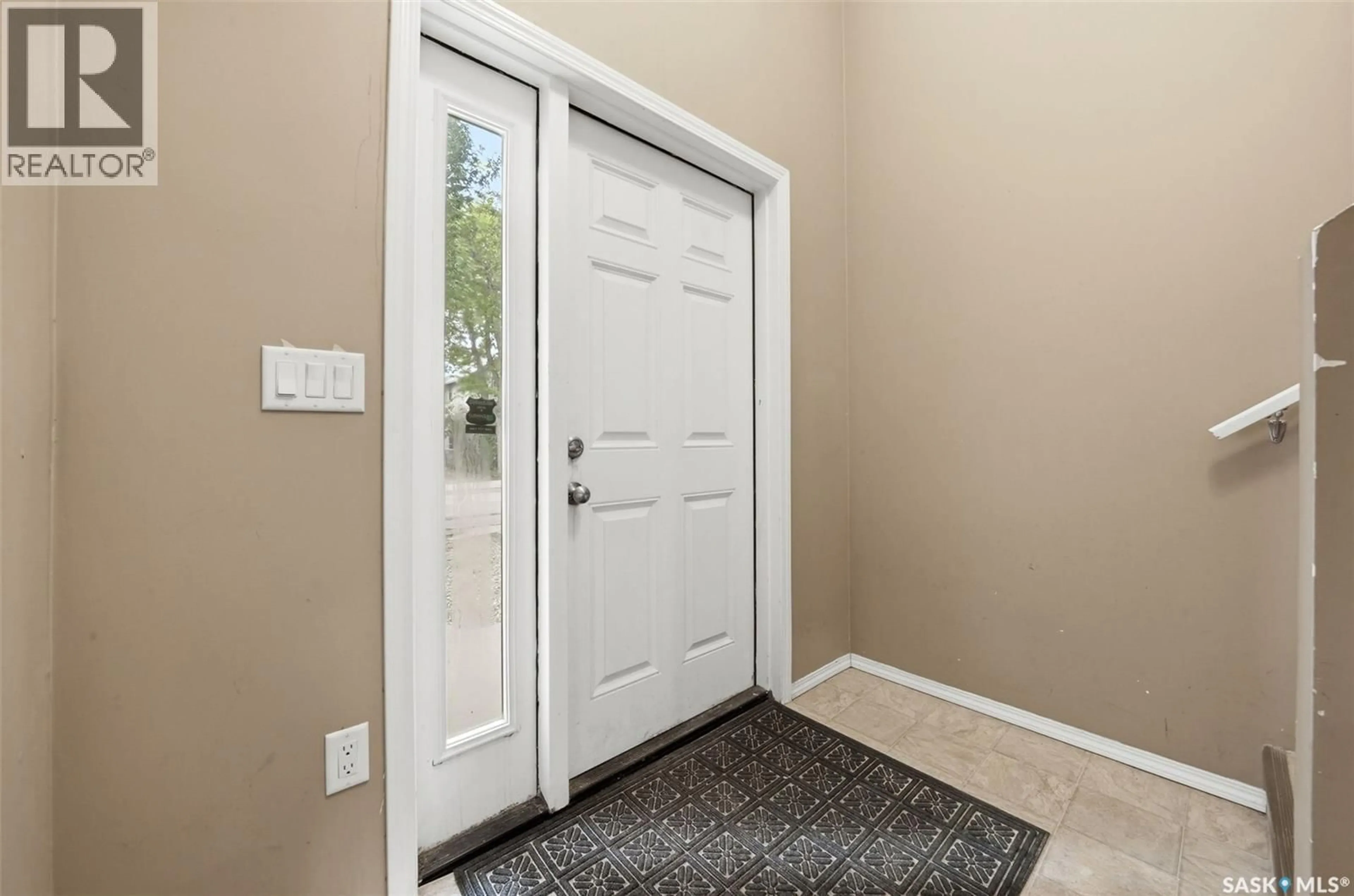 Indoor entryway for 1957 HALIFAX STREET, Regina Saskatchewan S4P1T6