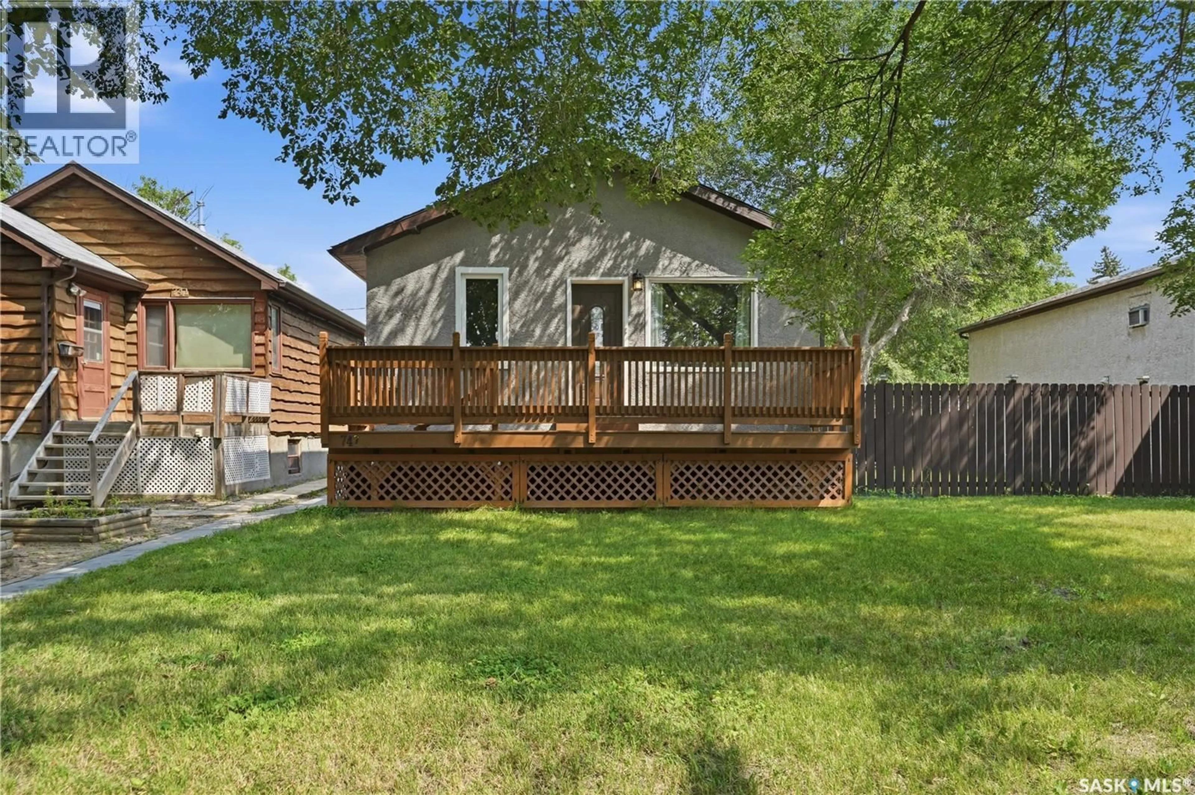 Patio, street for 747 ARGYLE STREET, Regina Saskatchewan S4T3P7