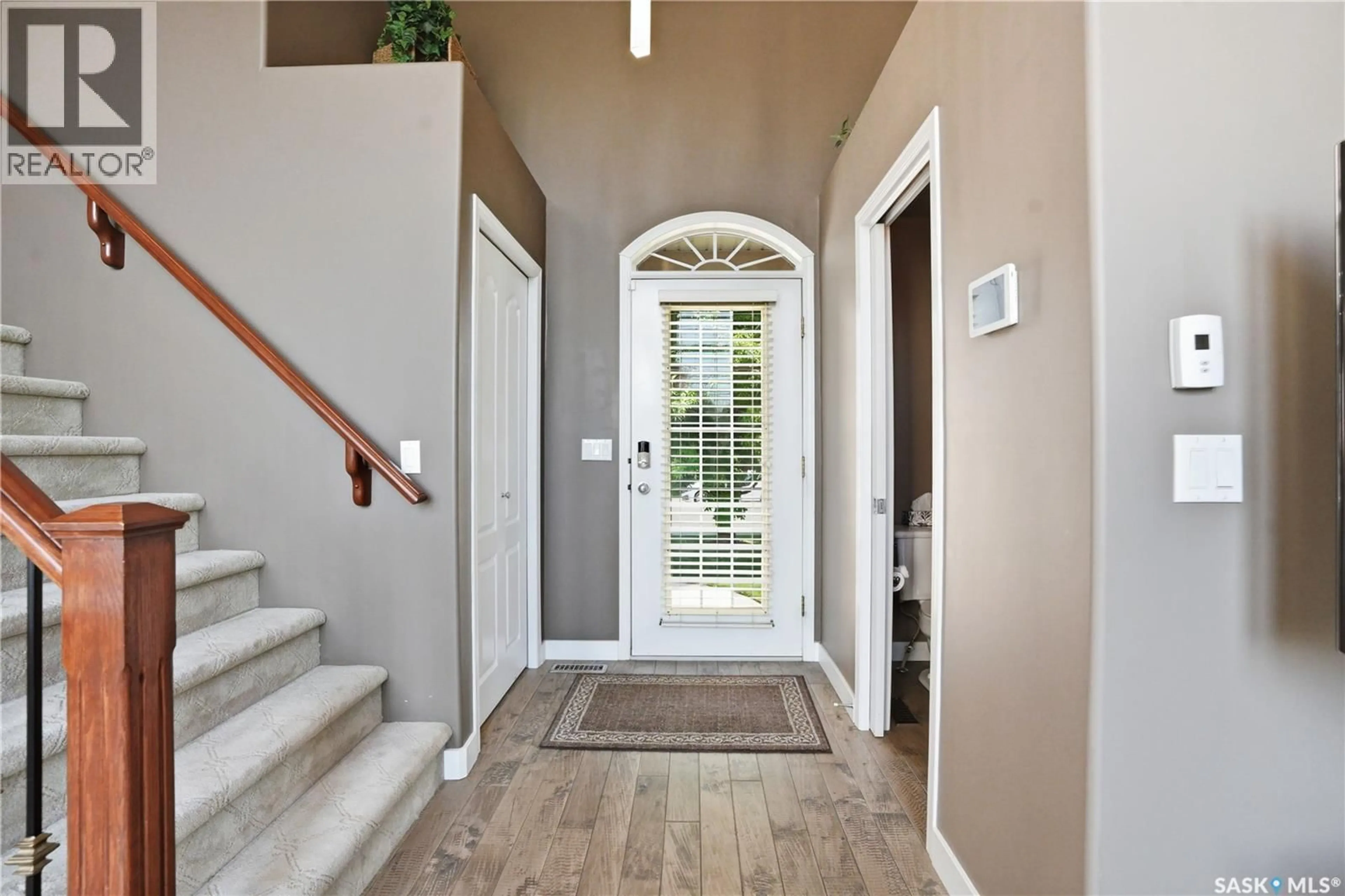 Indoor entryway for 210 FAIRBROTHER TERRACE, Saskatoon Saskatchewan S7S1H9