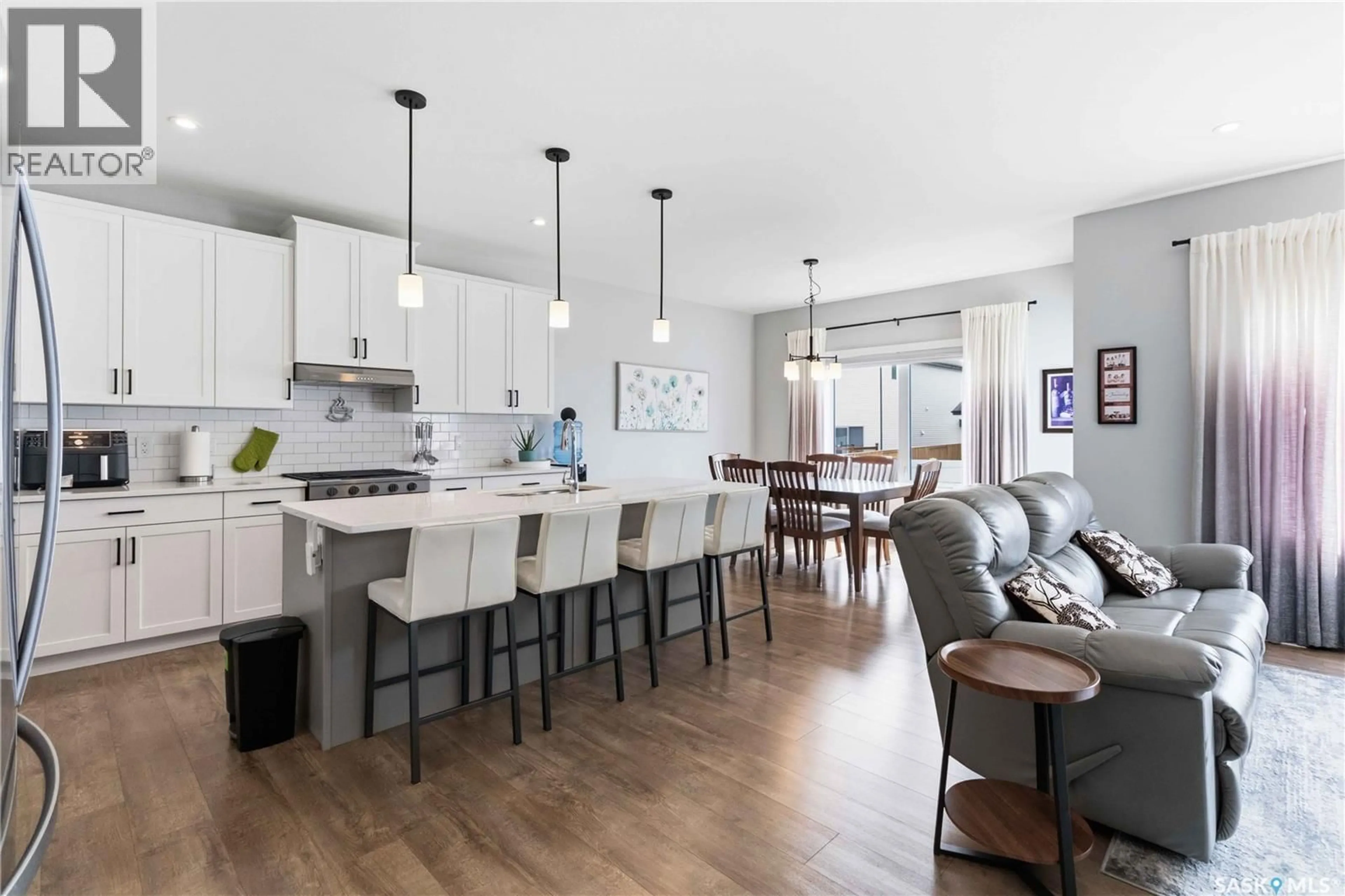 Open concept kitchen, unknown for 158 CHELSOM BEND, Saskatoon Saskatchewan S7V0Z9
