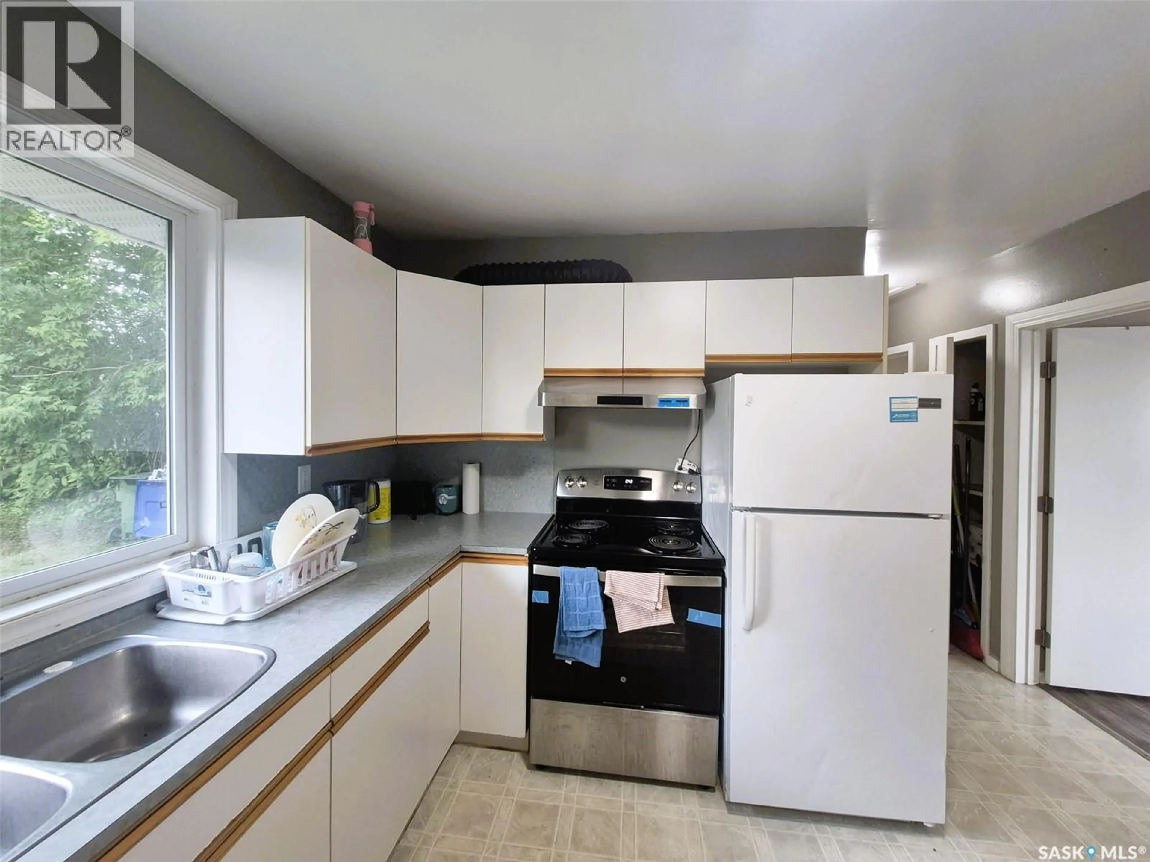 Standard kitchen, unknown for 161 DARLINGTON STREET, Yorkton Saskatchewan S3N0E1