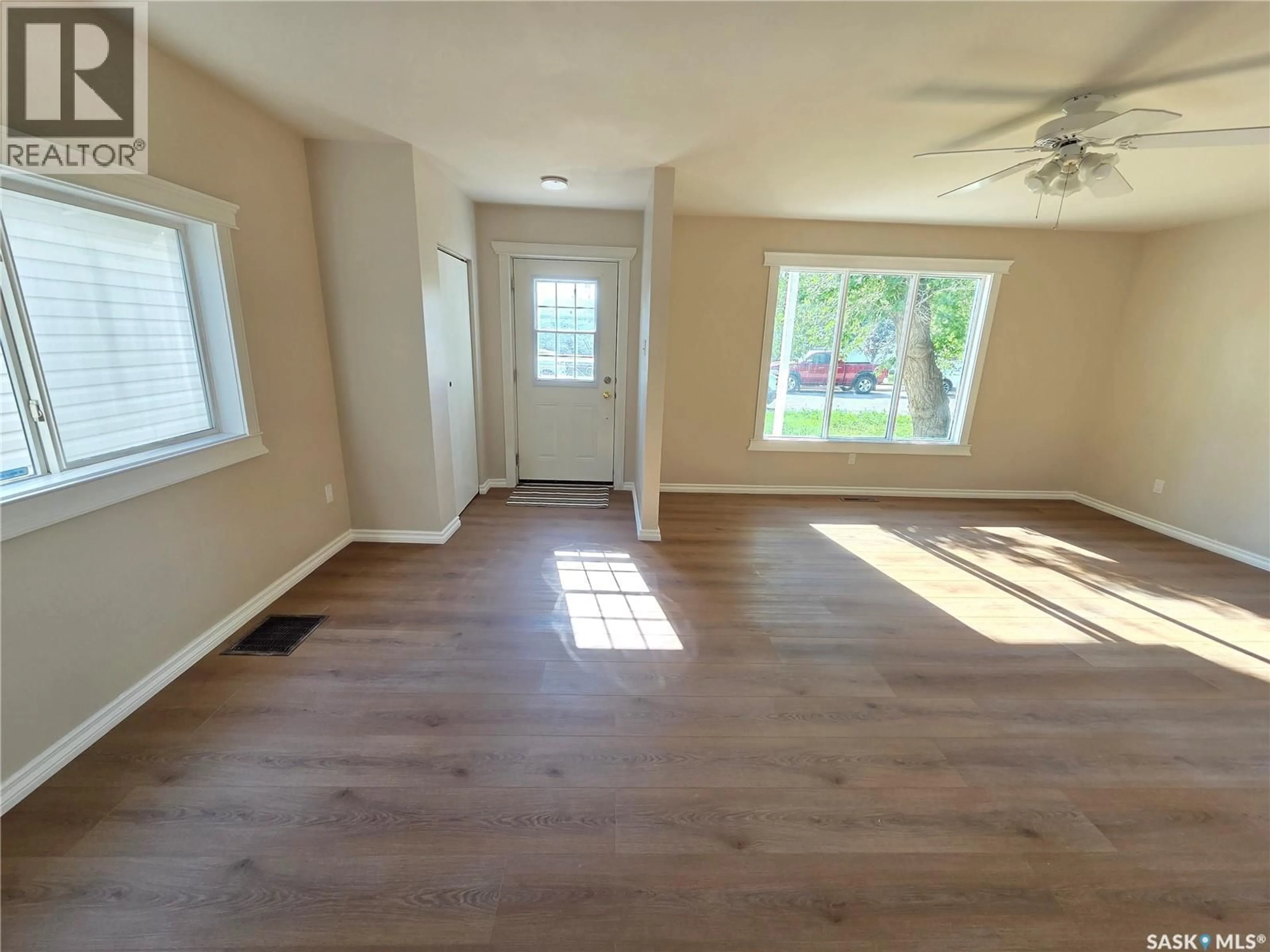 A pic of a room for 859 CARTIER AVENUE, Moose Jaw Saskatchewan S6H1L9