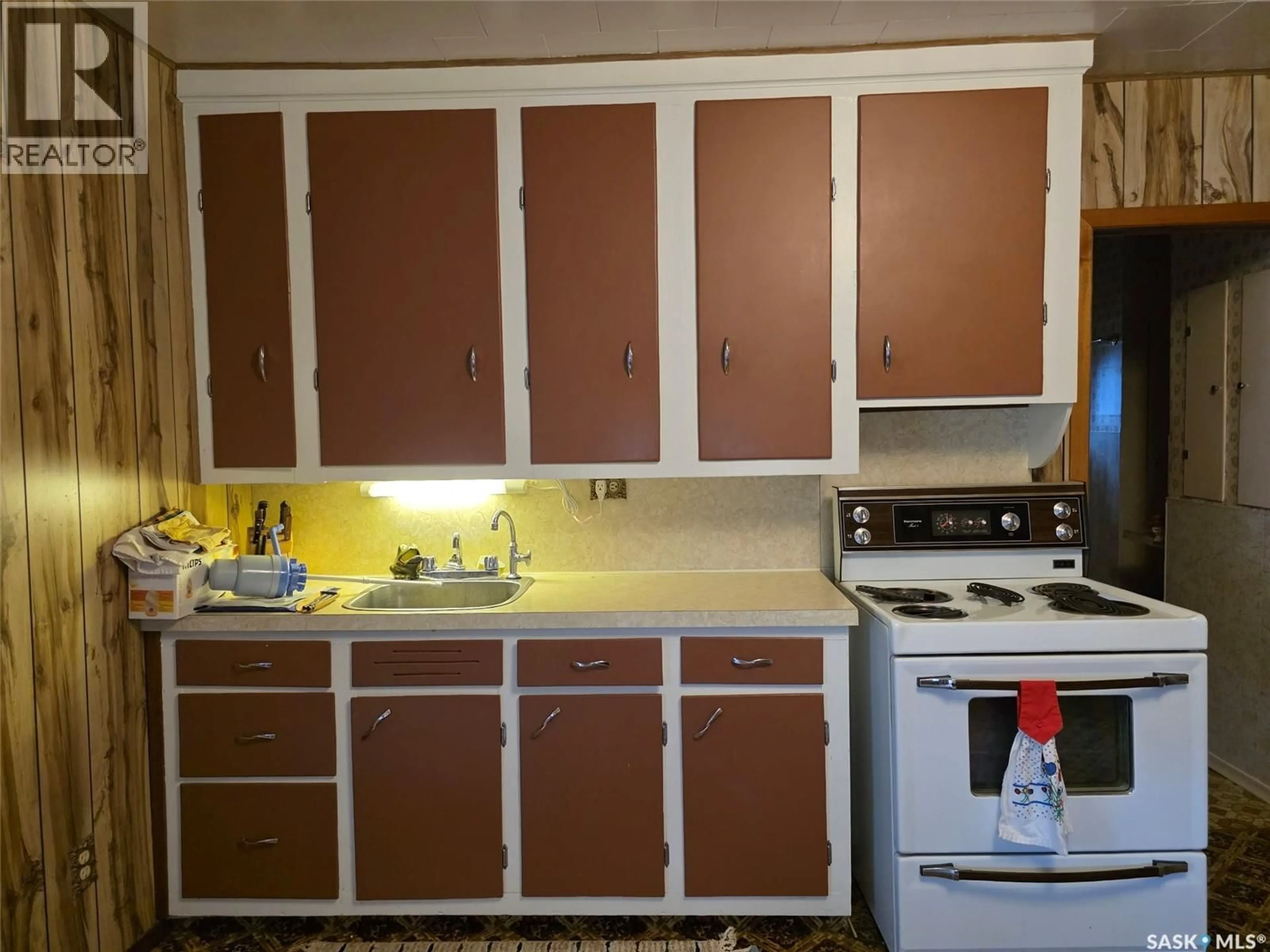 Standard kitchen, unknown for 529-533 RAILWAY AVENUE, Mankota Rm No. 45 Saskatchewan S0H2T0