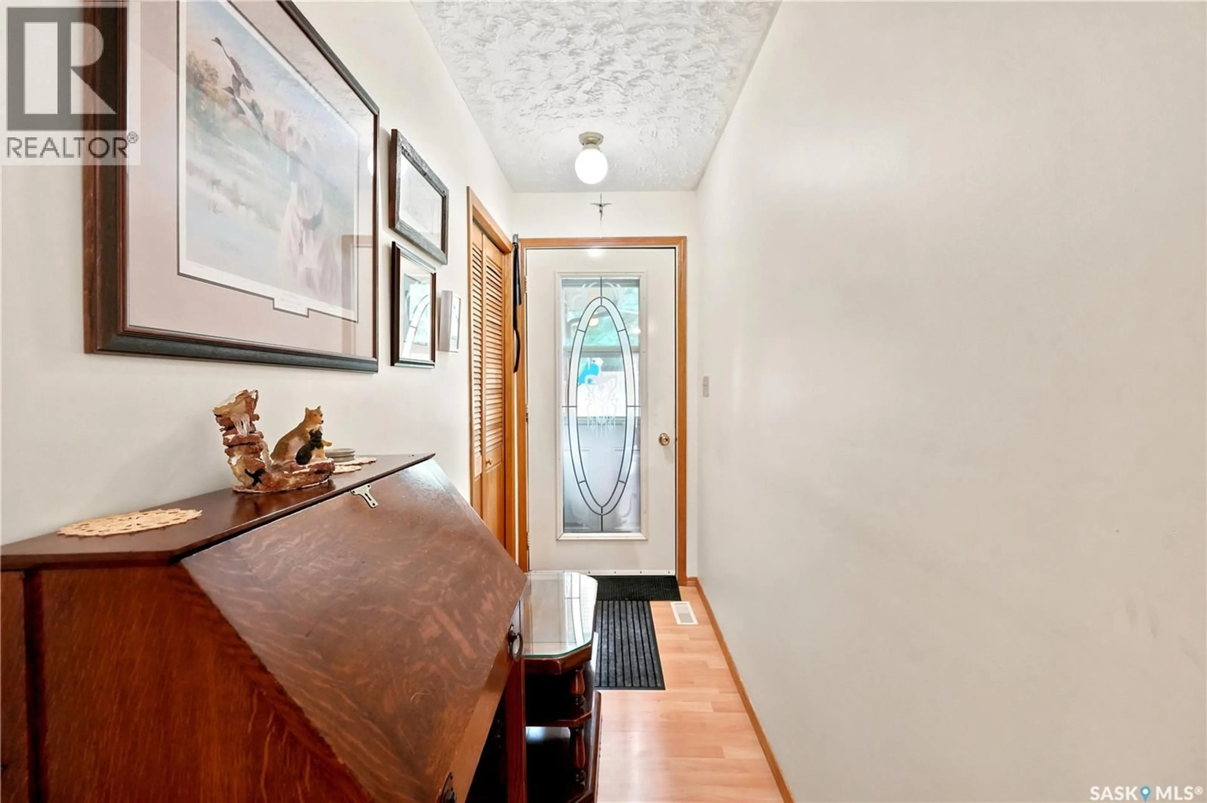 Indoor entryway for 4 PINE STREET, Katepwa Beach Saskatchewan S0G2Y0