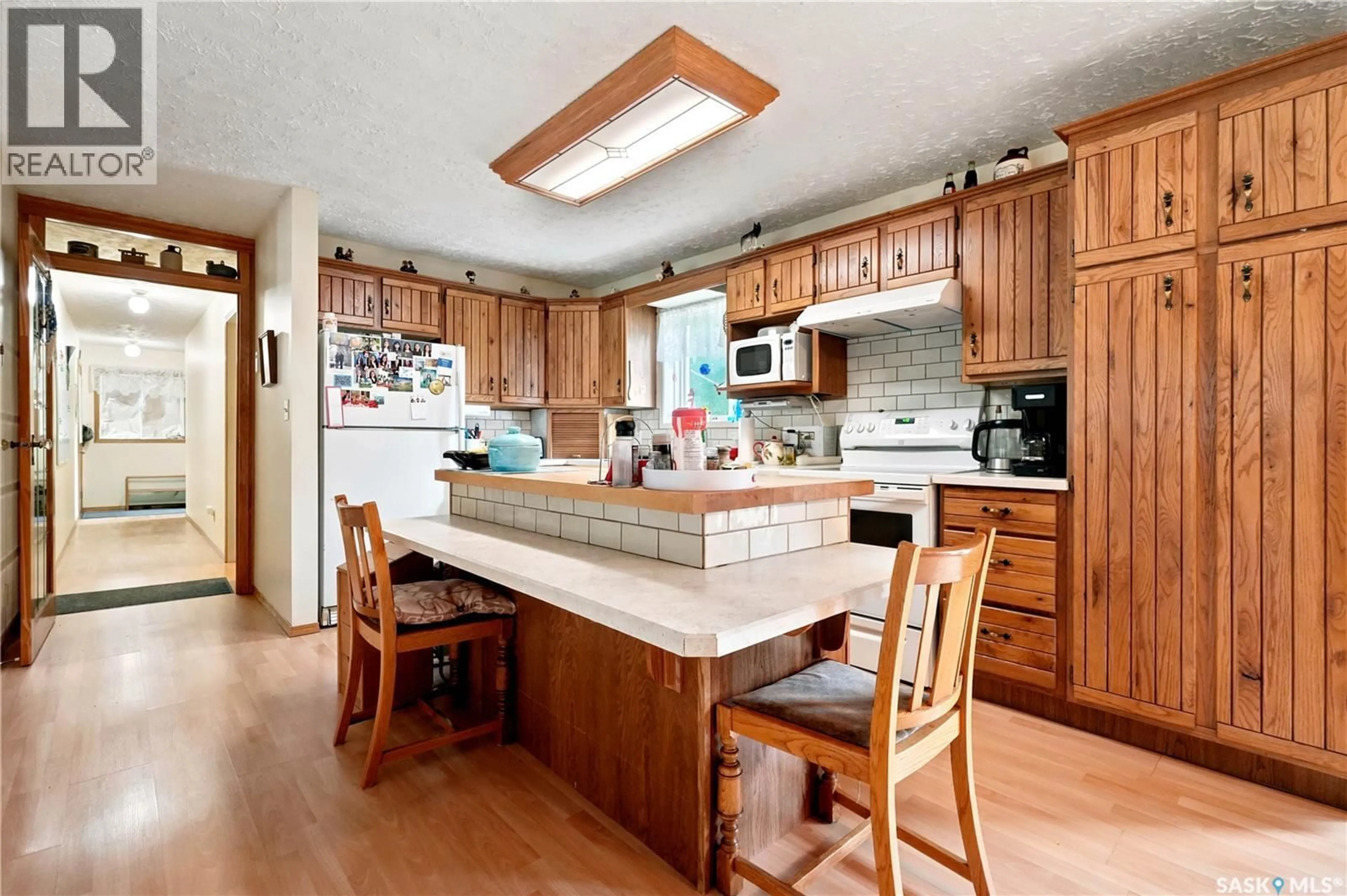 Open concept kitchen, unknown for 4 PINE STREET, Katepwa Beach Saskatchewan S0G2Y0