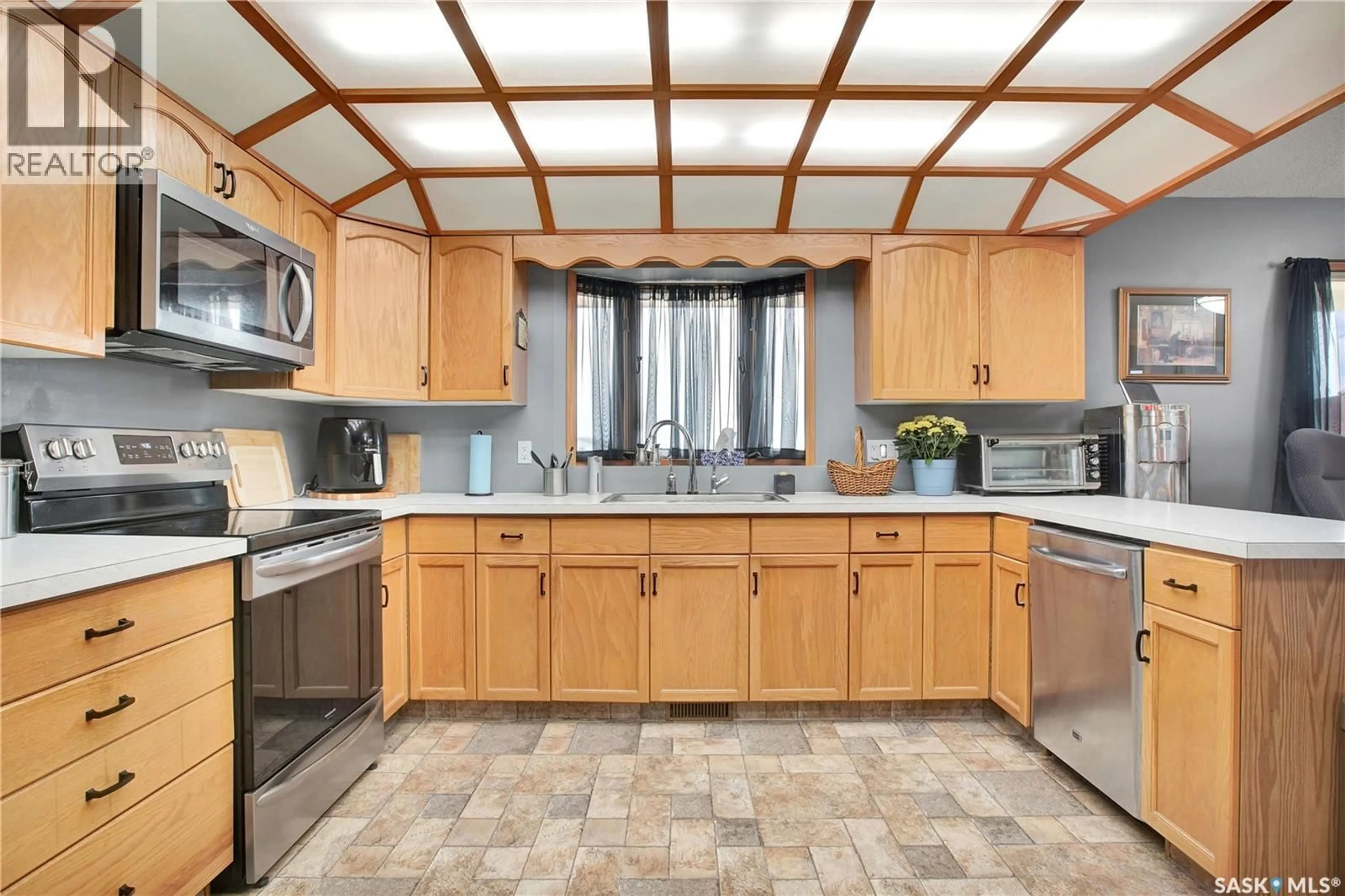 Standard kitchen, ceramic/tile floor for 97 RIDER PLACE, Dundurn Rm No. 314 Saskatchewan S7K3J8