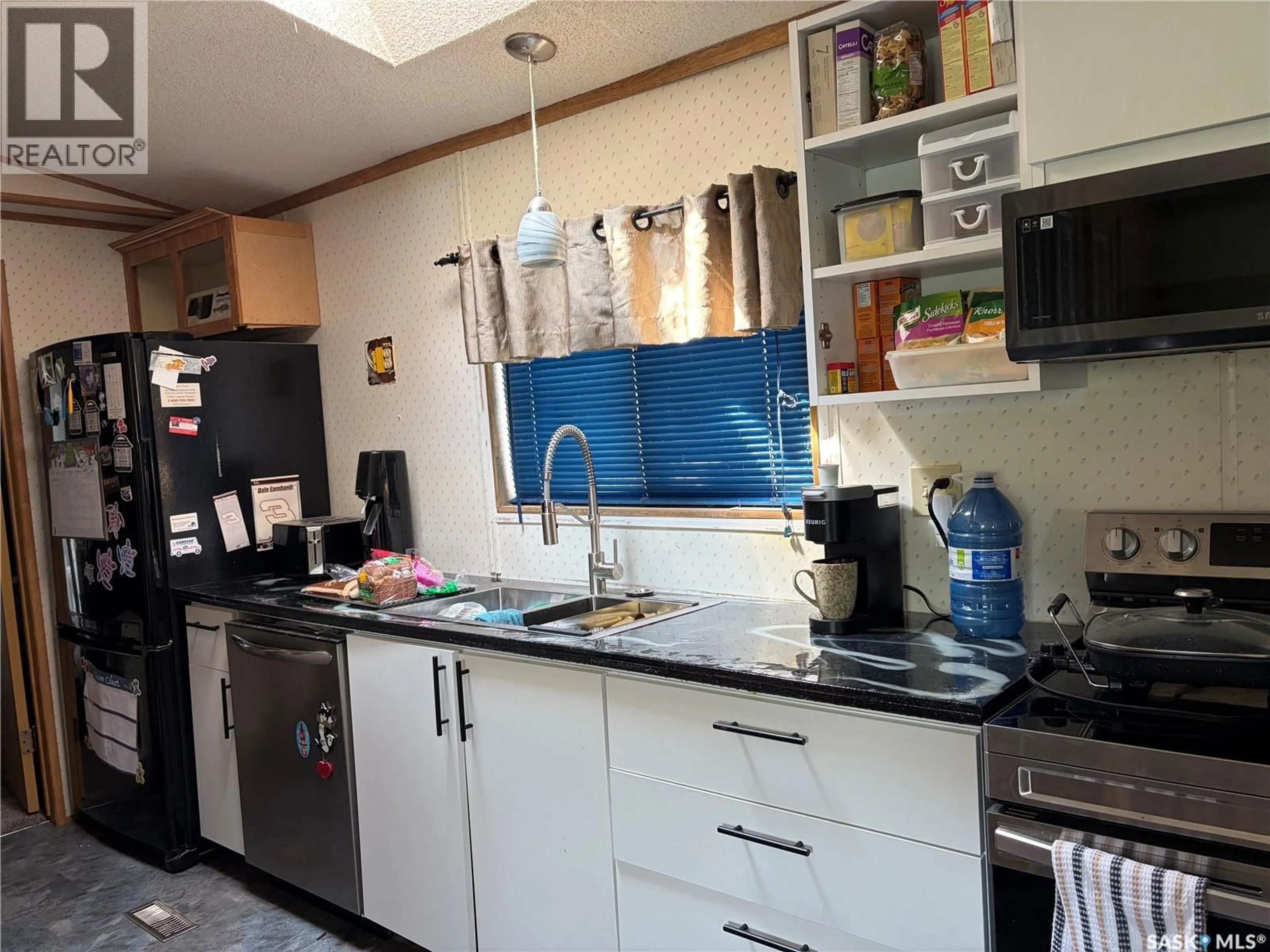 Standard kitchen, unknown for 59 MULBERRY ROAD, Blucher Rm No. 343 Saskatchewan S7B0A4