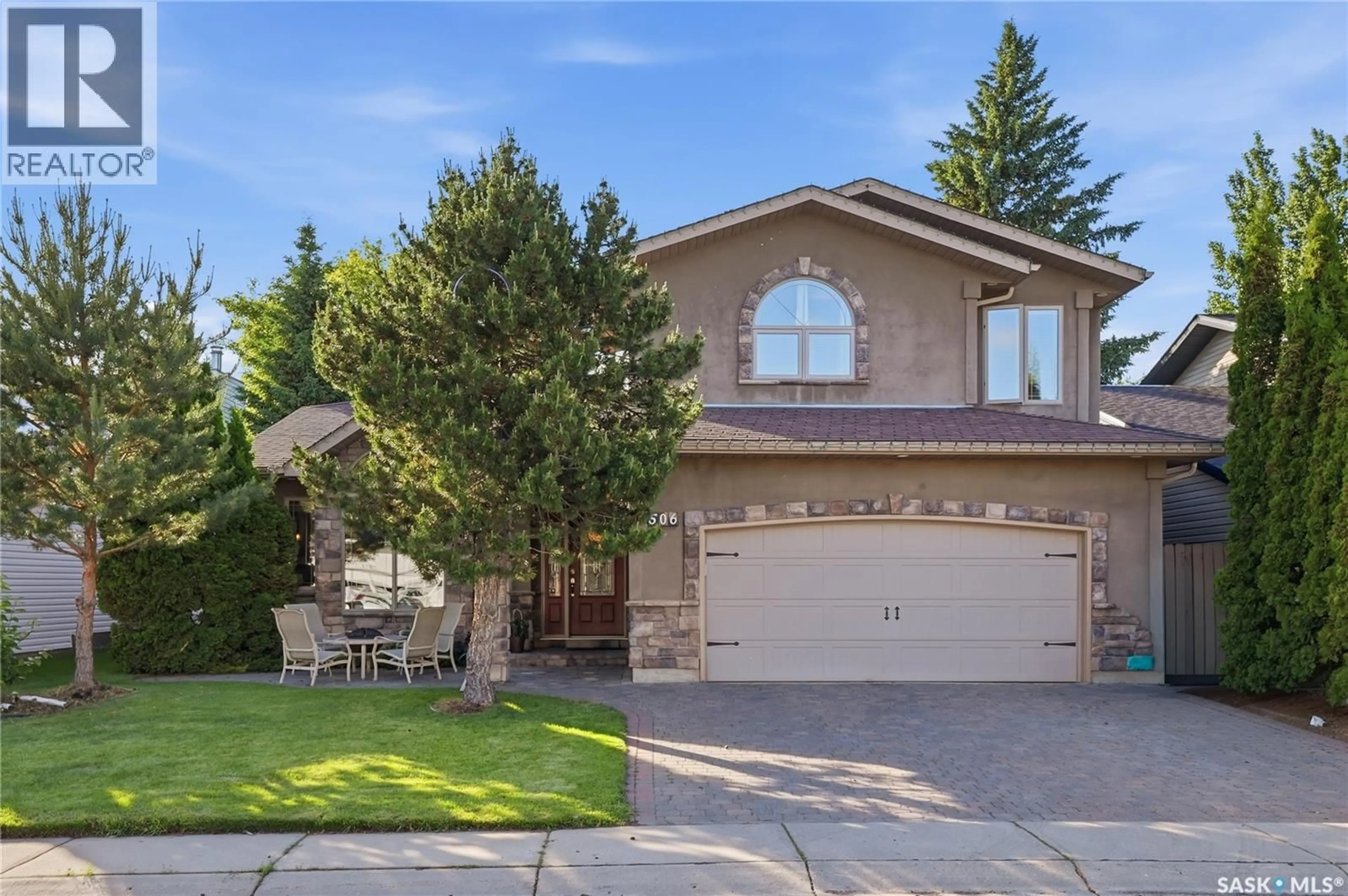 Home with vinyl exterior material, street for 506 VINCENT CRESCENT, Saskatoon Saskatchewan S7N4G8