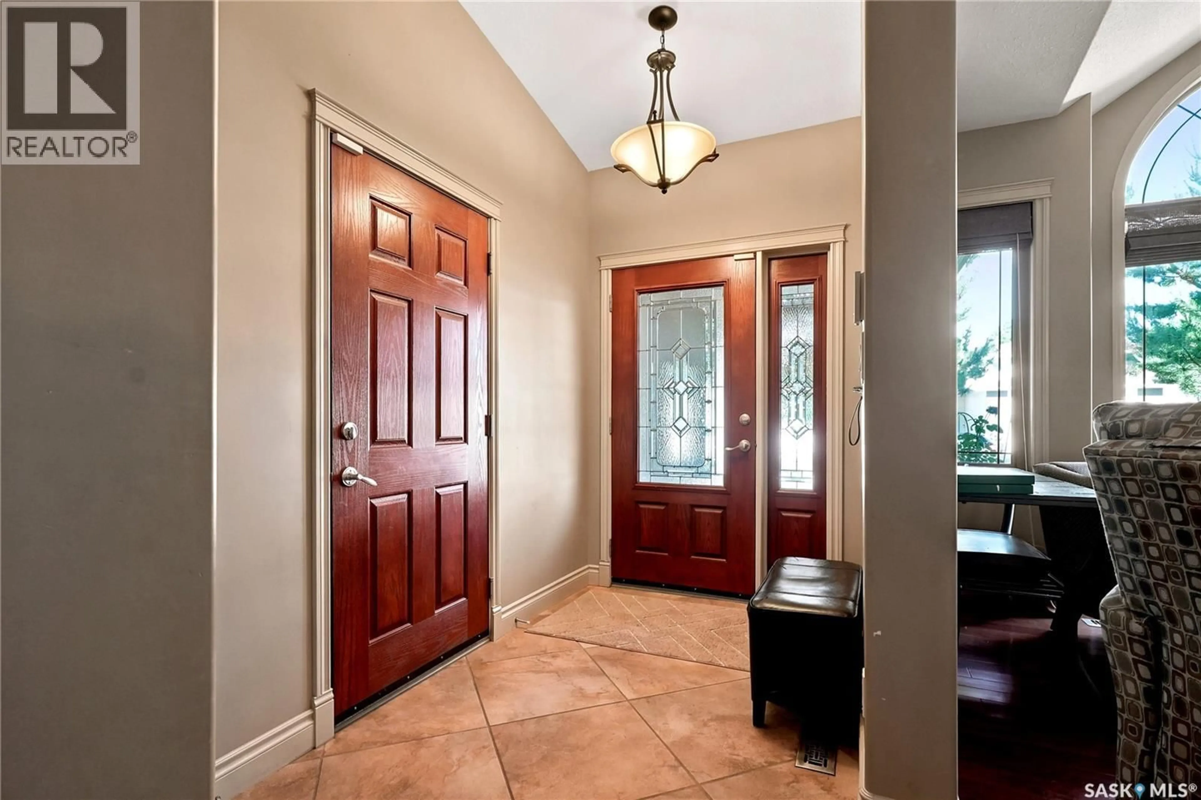 Indoor entryway for 506 VINCENT CRESCENT, Saskatoon Saskatchewan S7N4G8