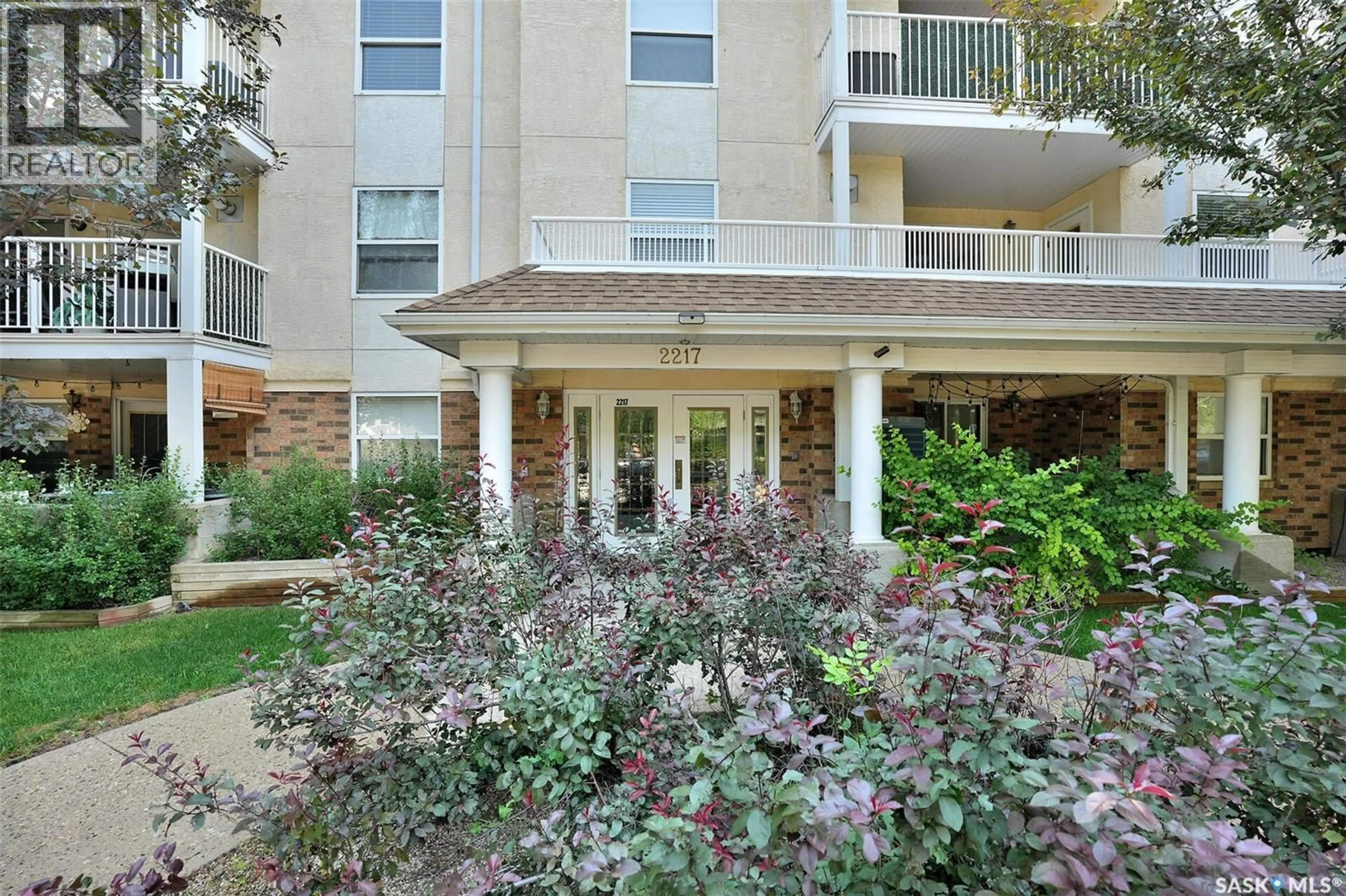 Patio, unknown for 403 2217 ANGUS STREET, Regina Saskatchewan S4T2A3