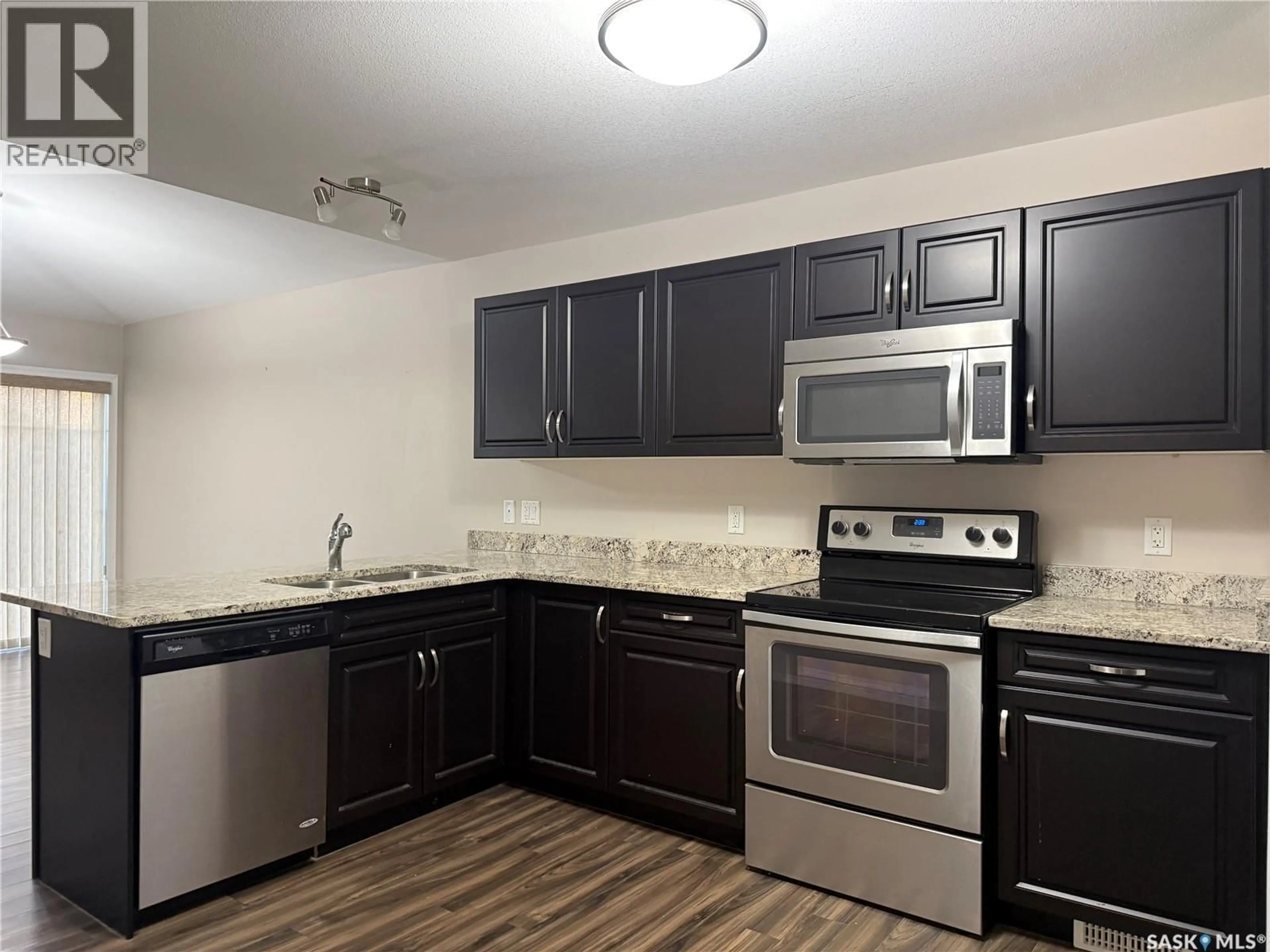 Standard kitchen, unknown for 100 - 331 CHAPARRAL BOULEVARD, Martensville Saskatchewan S0K0A2