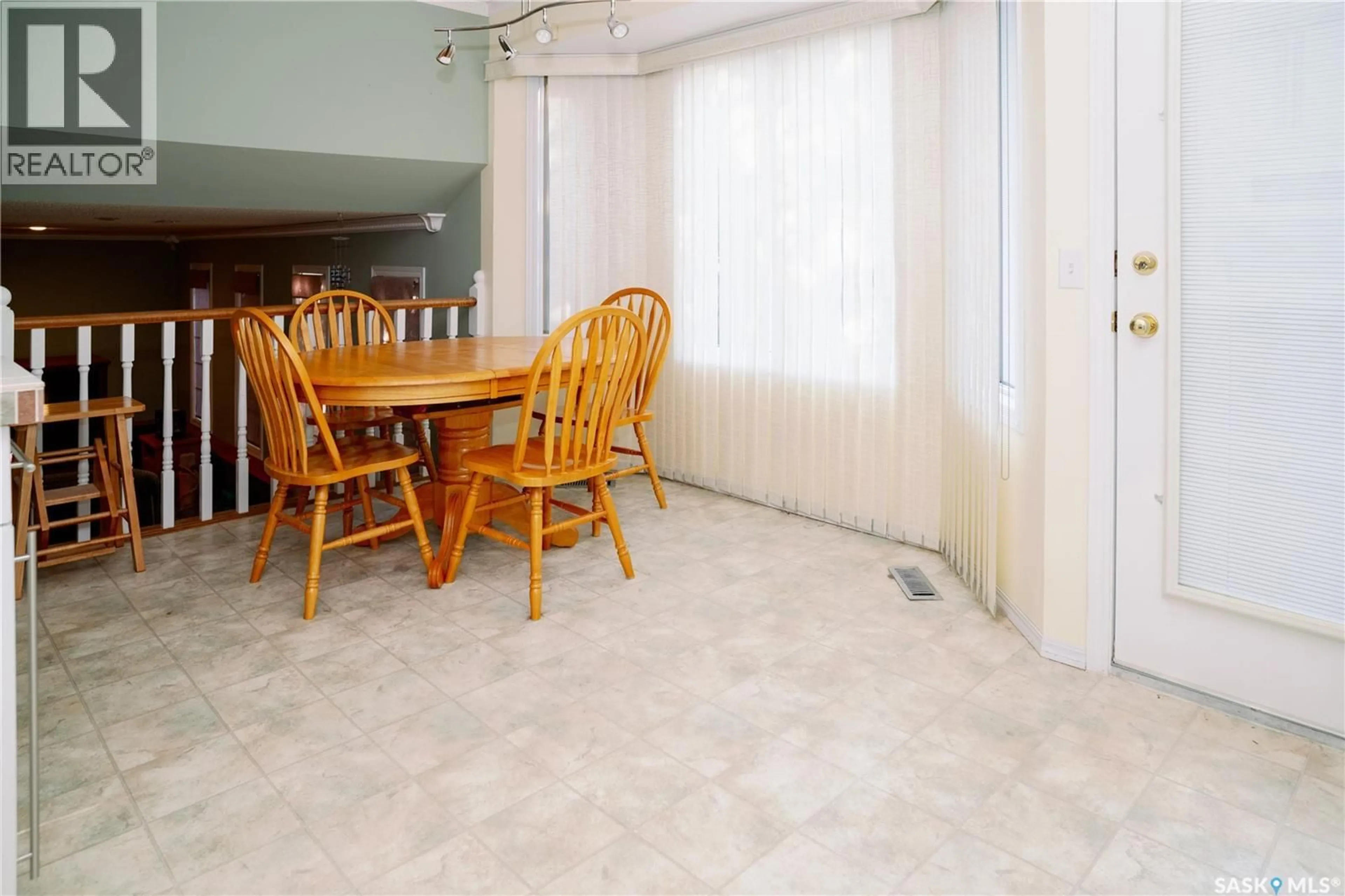 Dining room, ceramic/tile floor for 939 HASLAM CRESCENT, Saskatoon Saskatchewan S7S1C8