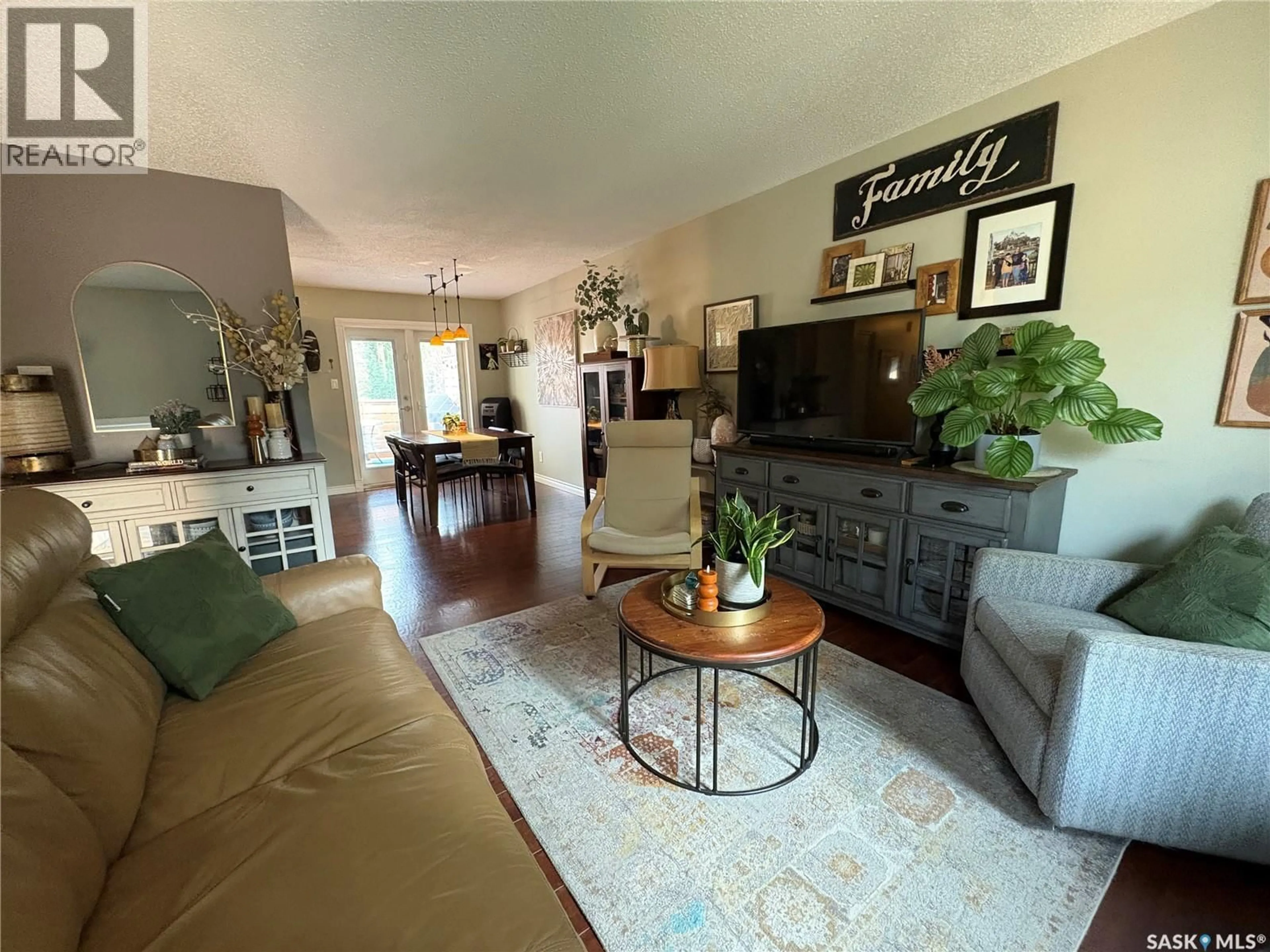 Living room with furniture, unknown for 7202 LAWRENCE DRIVE, Regina Saskatchewan S4X3X7